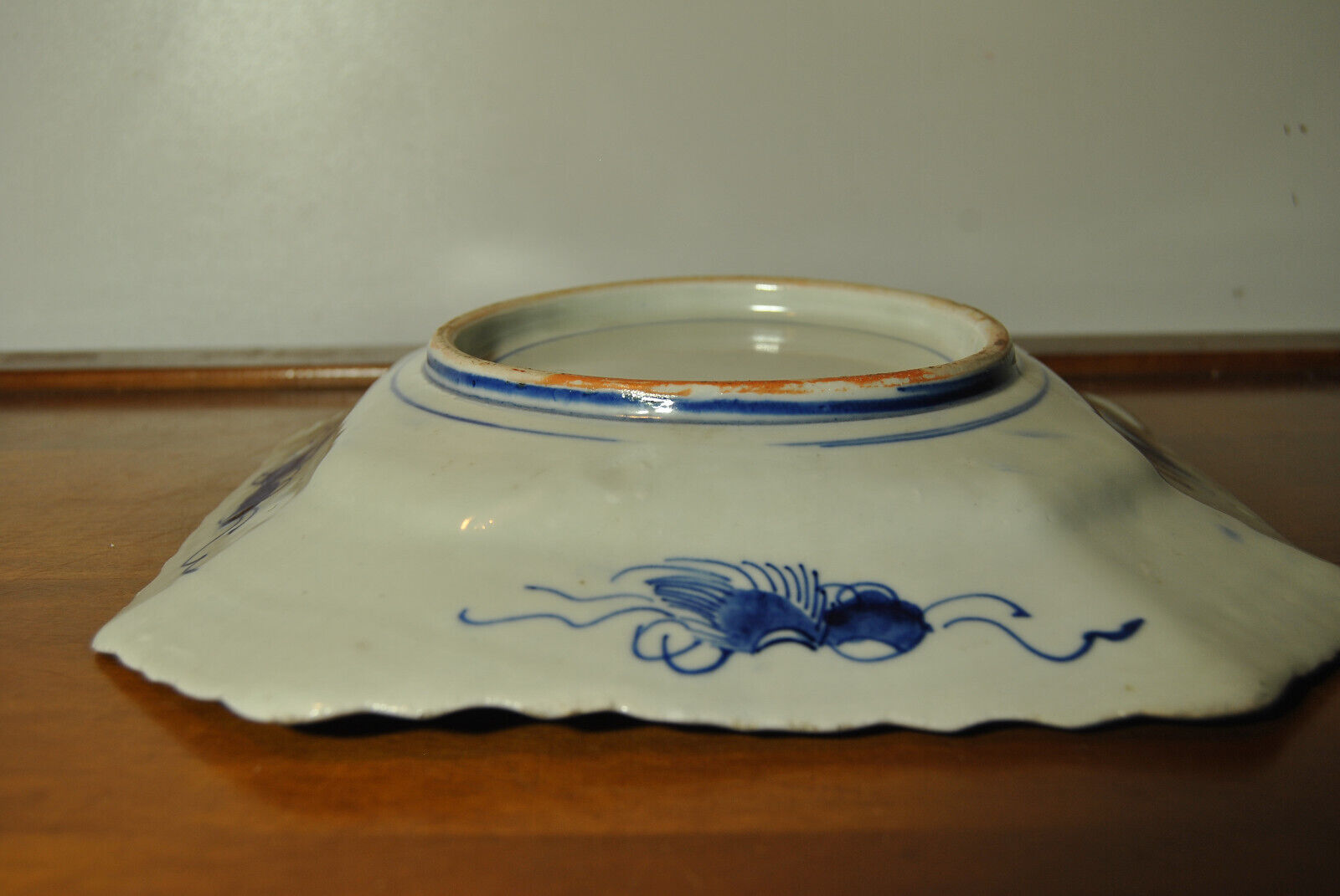 Plat en étain. Artisanat japonais Aïnou d'Hokkaido
