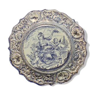 Plat creux rond en faïence bleue diamètre 48 cm signé