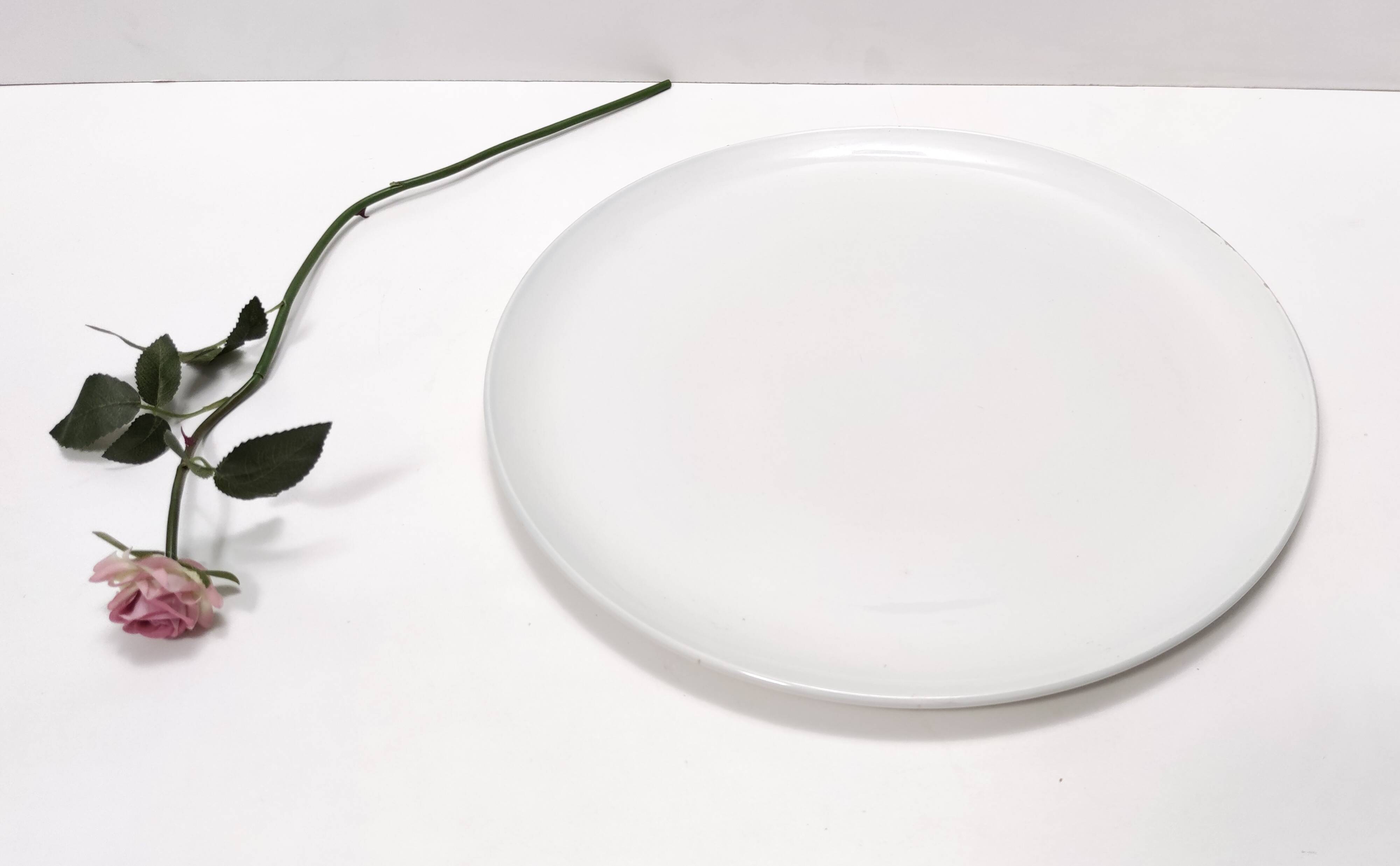 White Lacquered Ceramic Dessert Plate by Ginori Ascribable to Gio Ponti, Italy