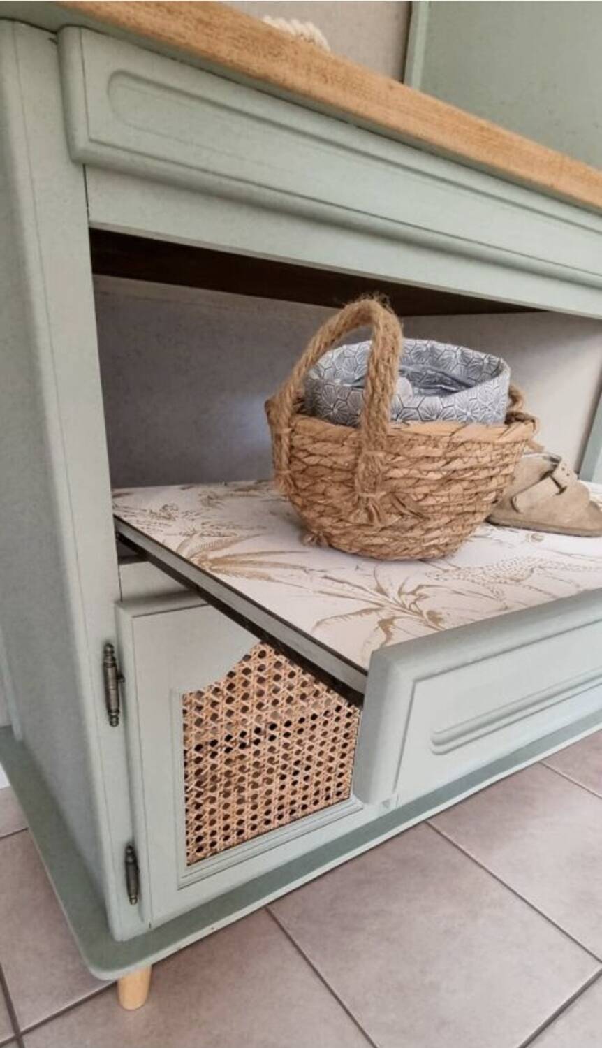 Children's wardrobe cupboard