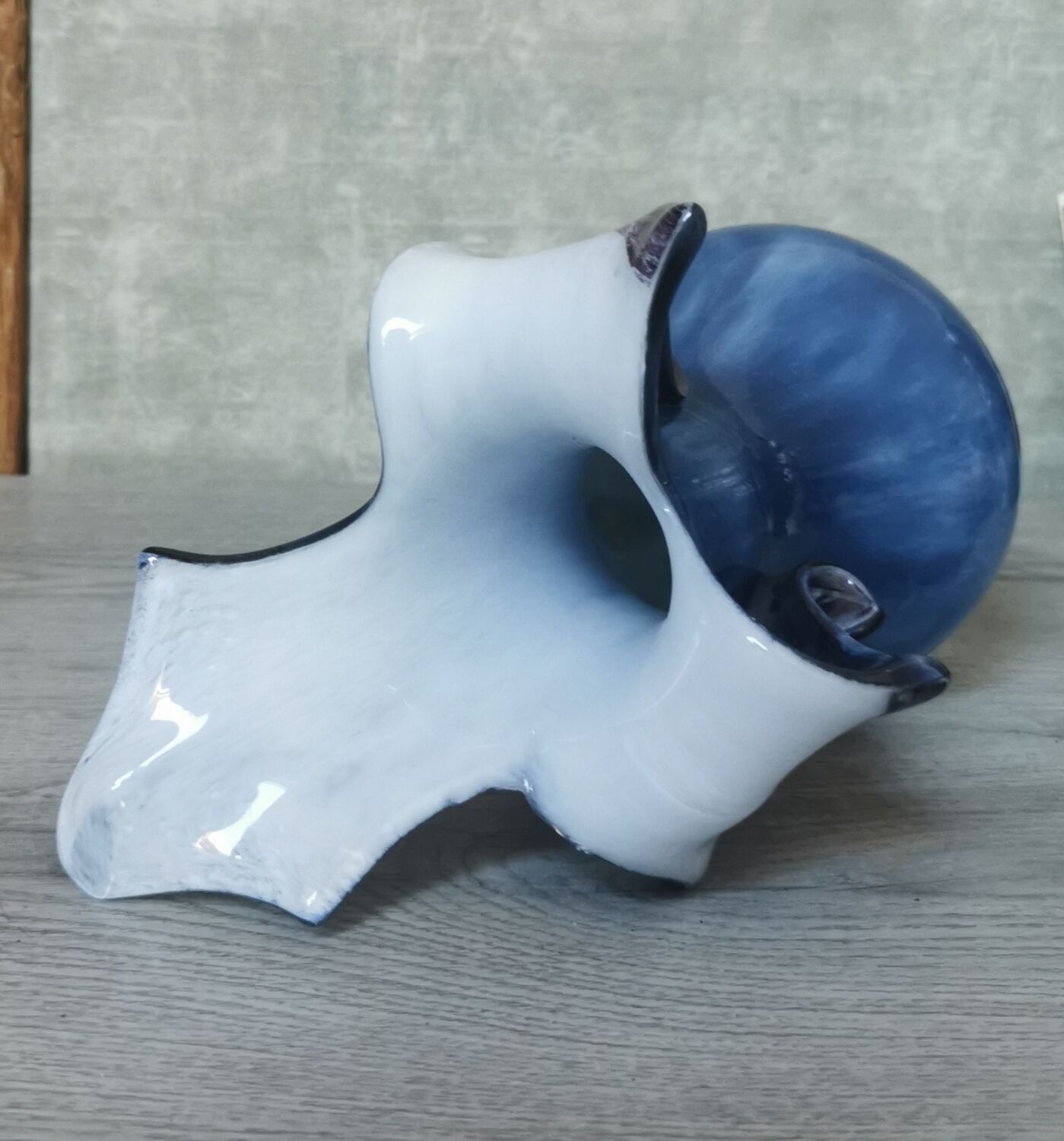 Gold and blue design vase Torcheux