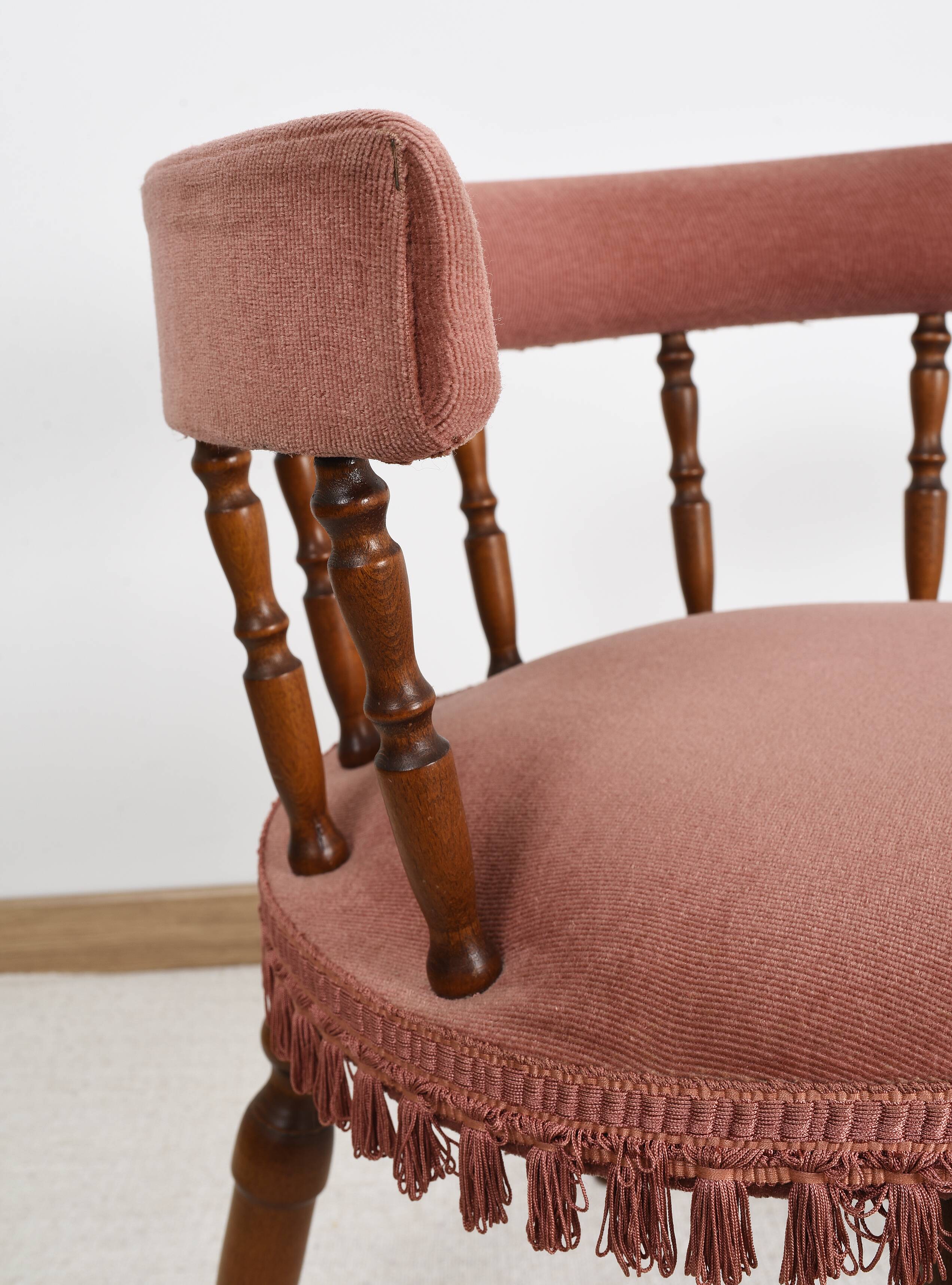Old velvet armchair, toad style, from the 1950s
