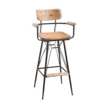 Bar chair made of iron and wood