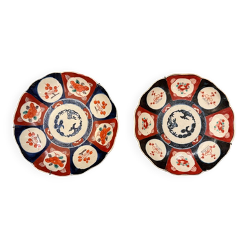 Pair of Imari porcelain plates, Japan, late 19th - early 20th century.