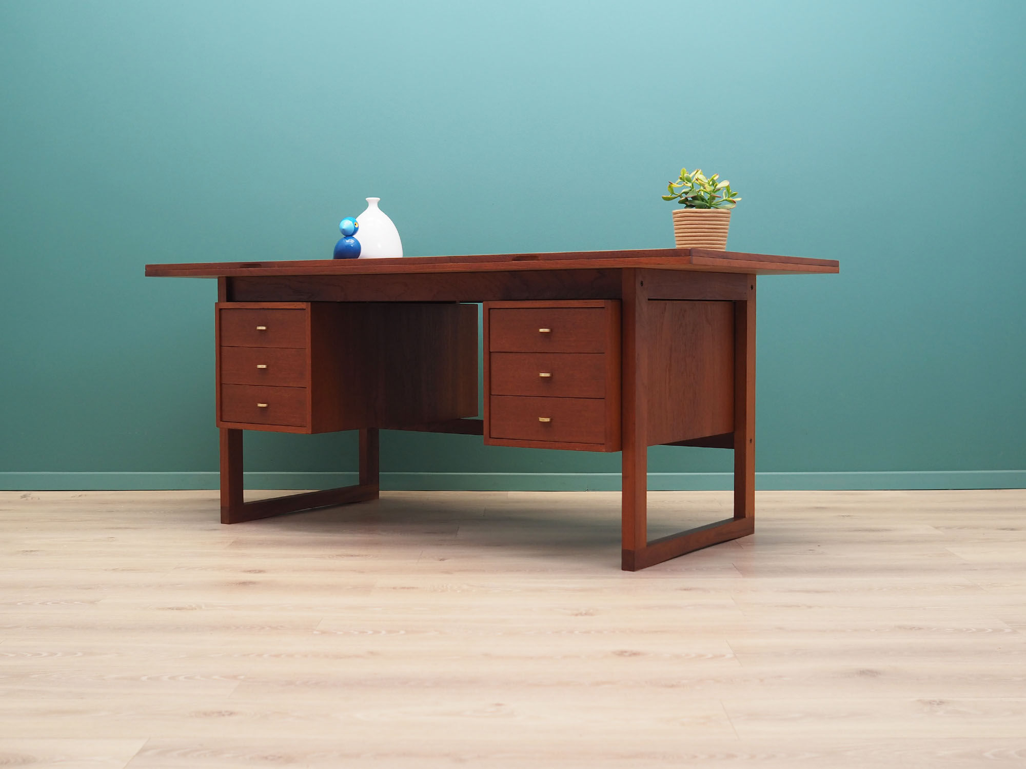 Bureau en teck, design danois, années 1970, fabriqué au Danemark