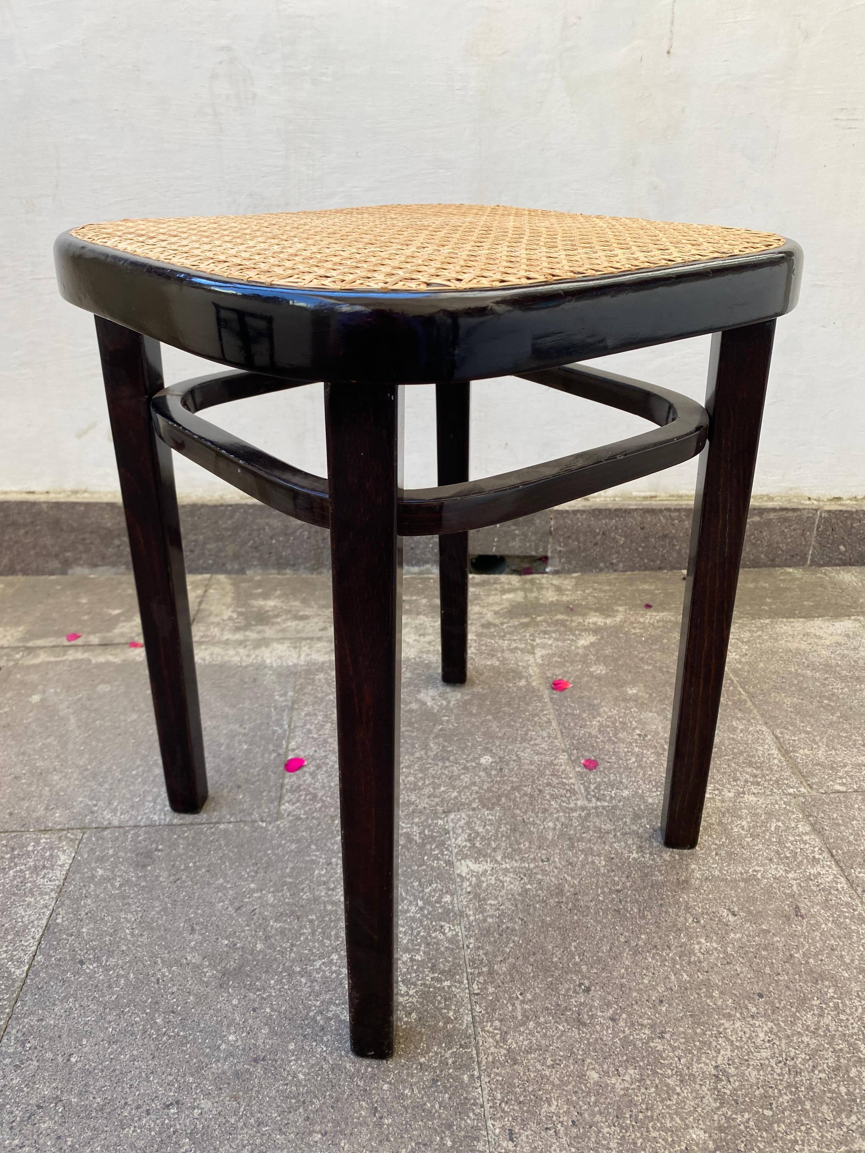 Tabourets Thonet No.144