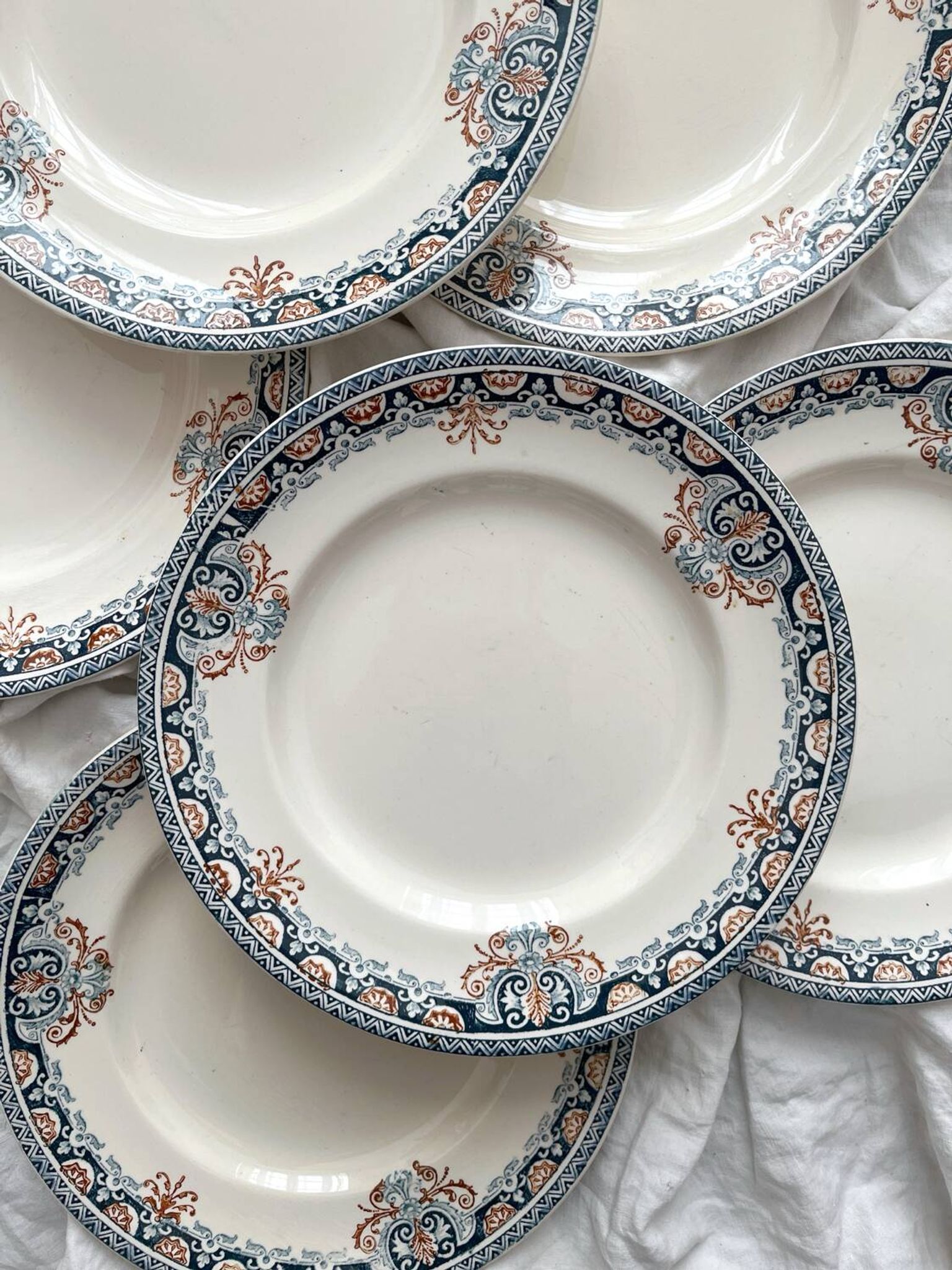 6 assiettes plates terre de fer « Diderot » Longwy