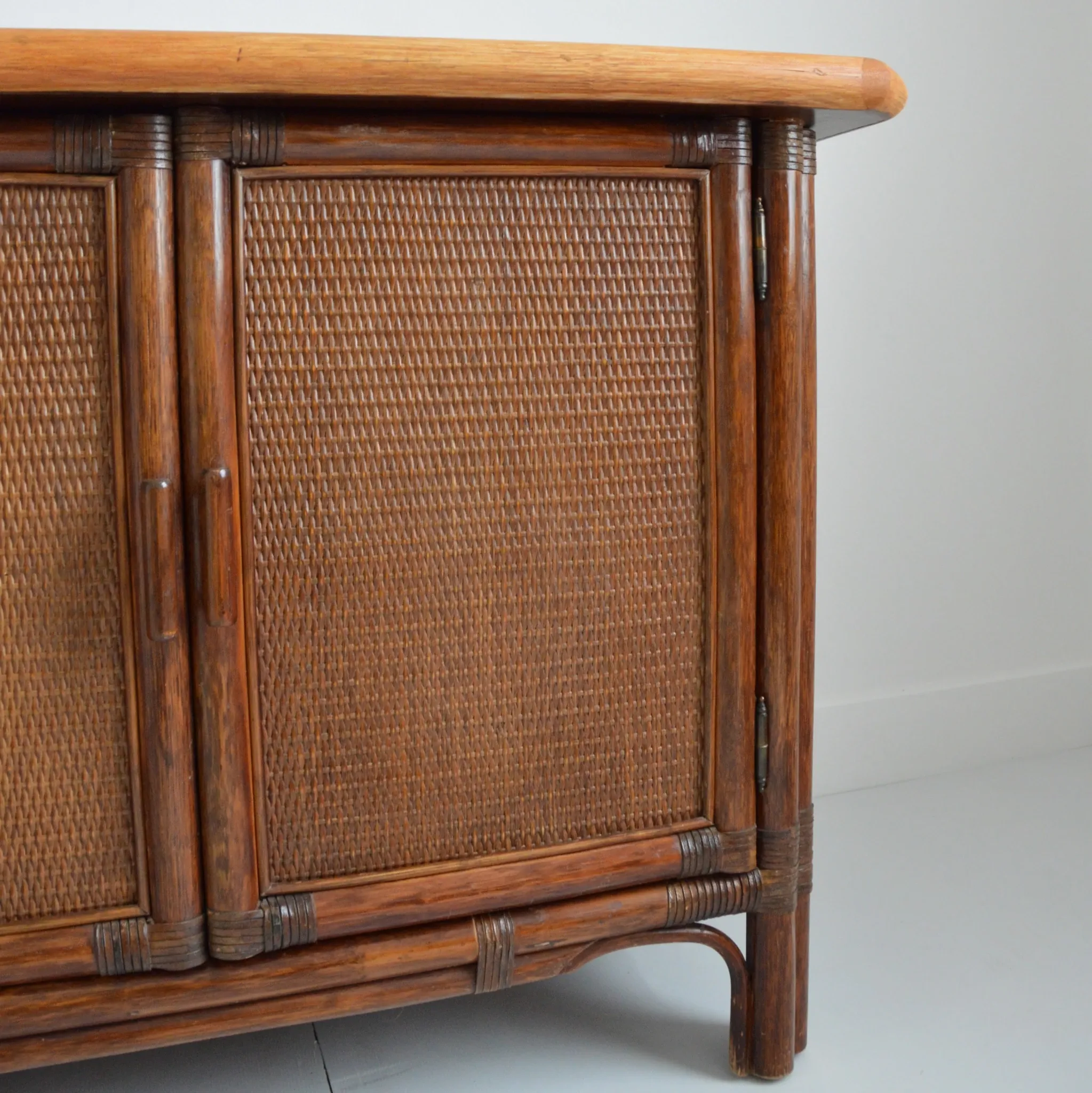 Buffet / Enfilade bois et rotin 1960 / 1970 vintage