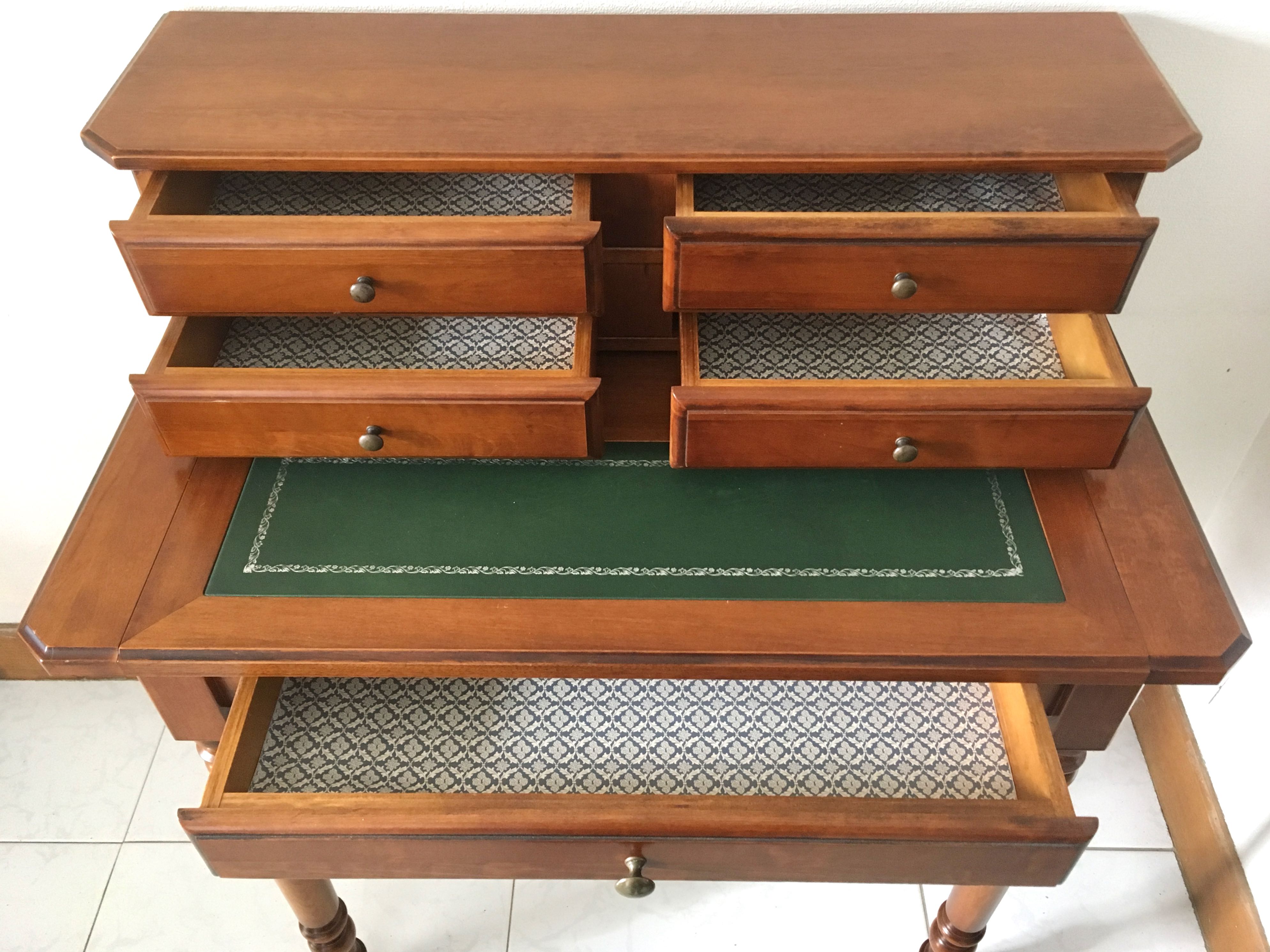Bureau merisier à tablette rétractable