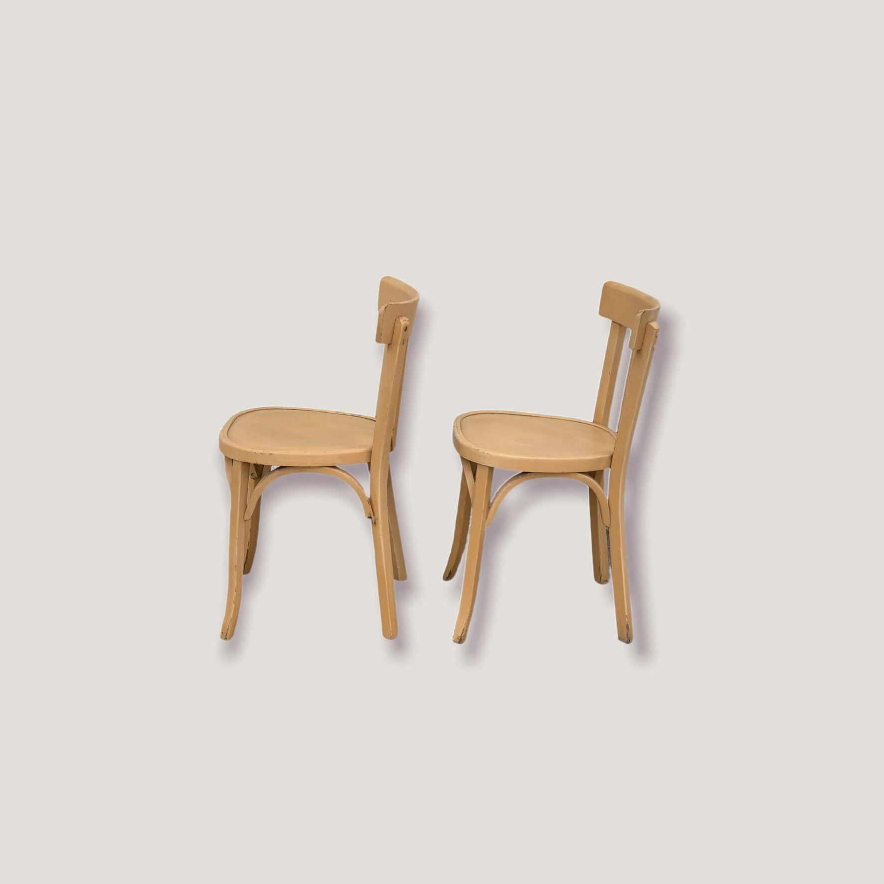 Paire de chaises bistrot Baumann patine vintage