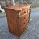 Commode galbée ancienne en acajou de style anglais
