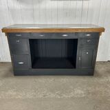 Zinc bar counter