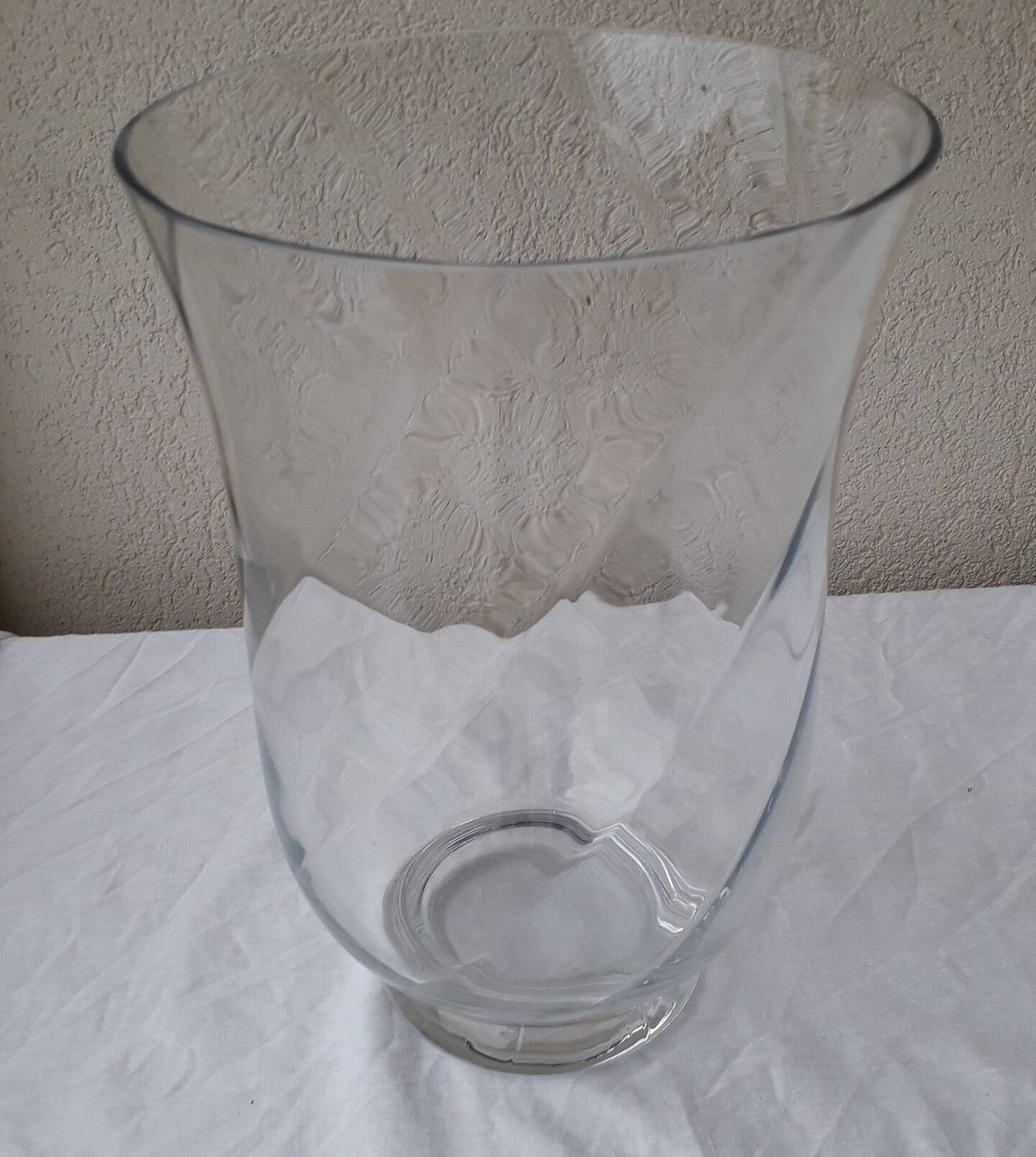 Glass vase