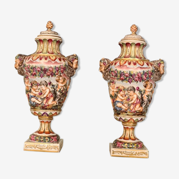 Paire de vases en Capodimonte seconde moitié XIXÈME