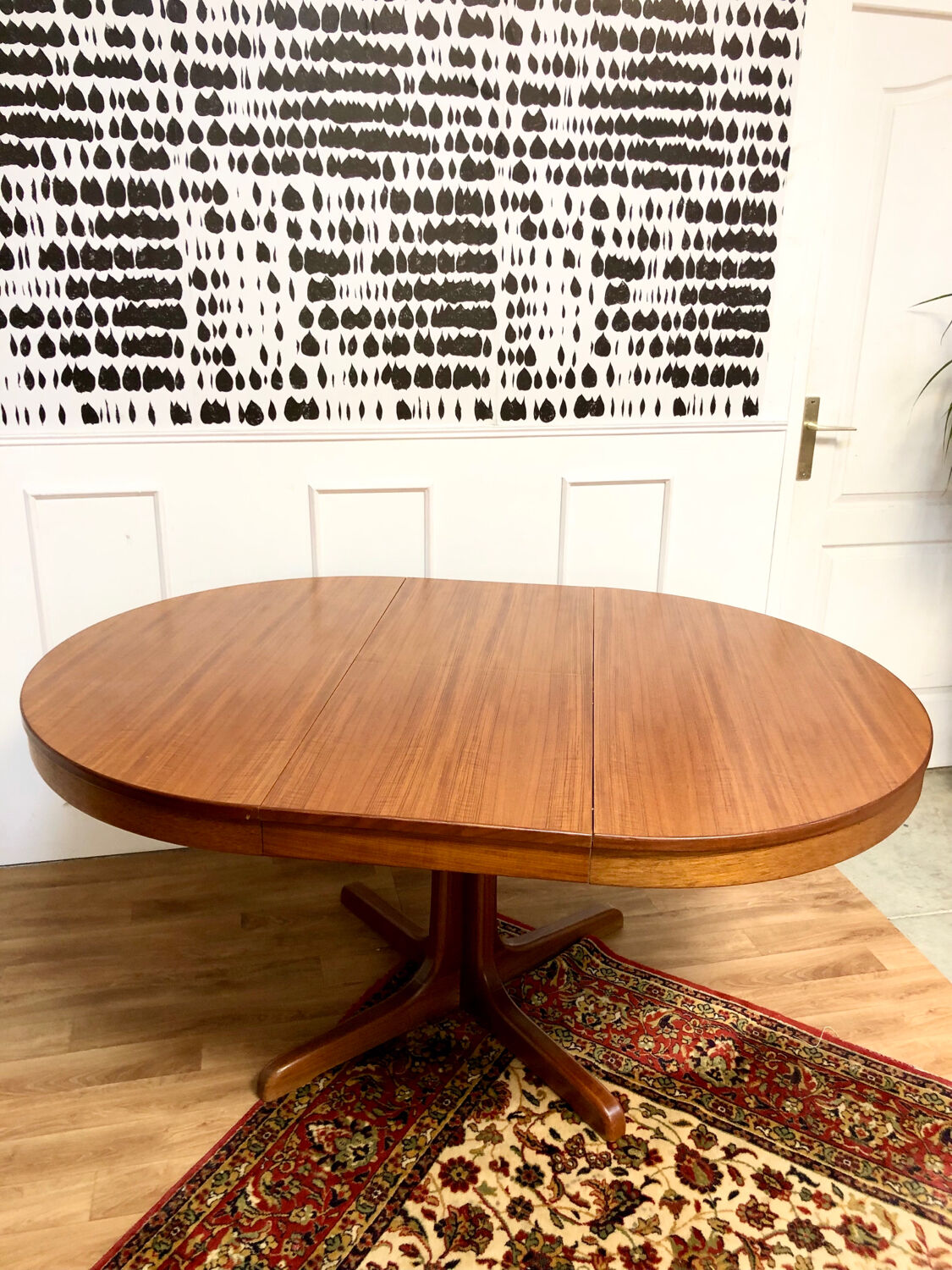 Baumann dining table
