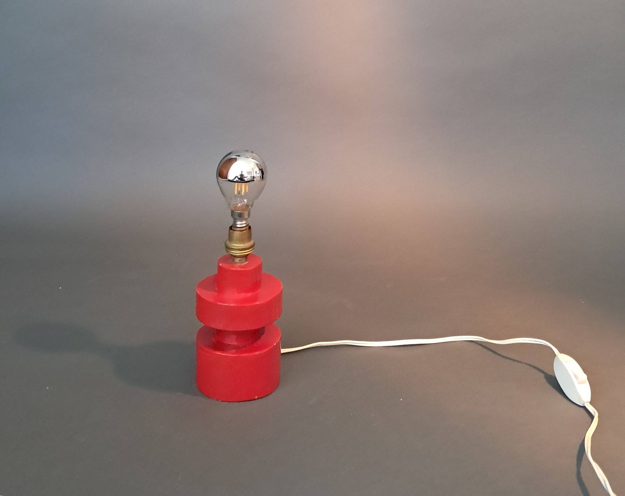 Lampe en bois moderniste 1940/1950.