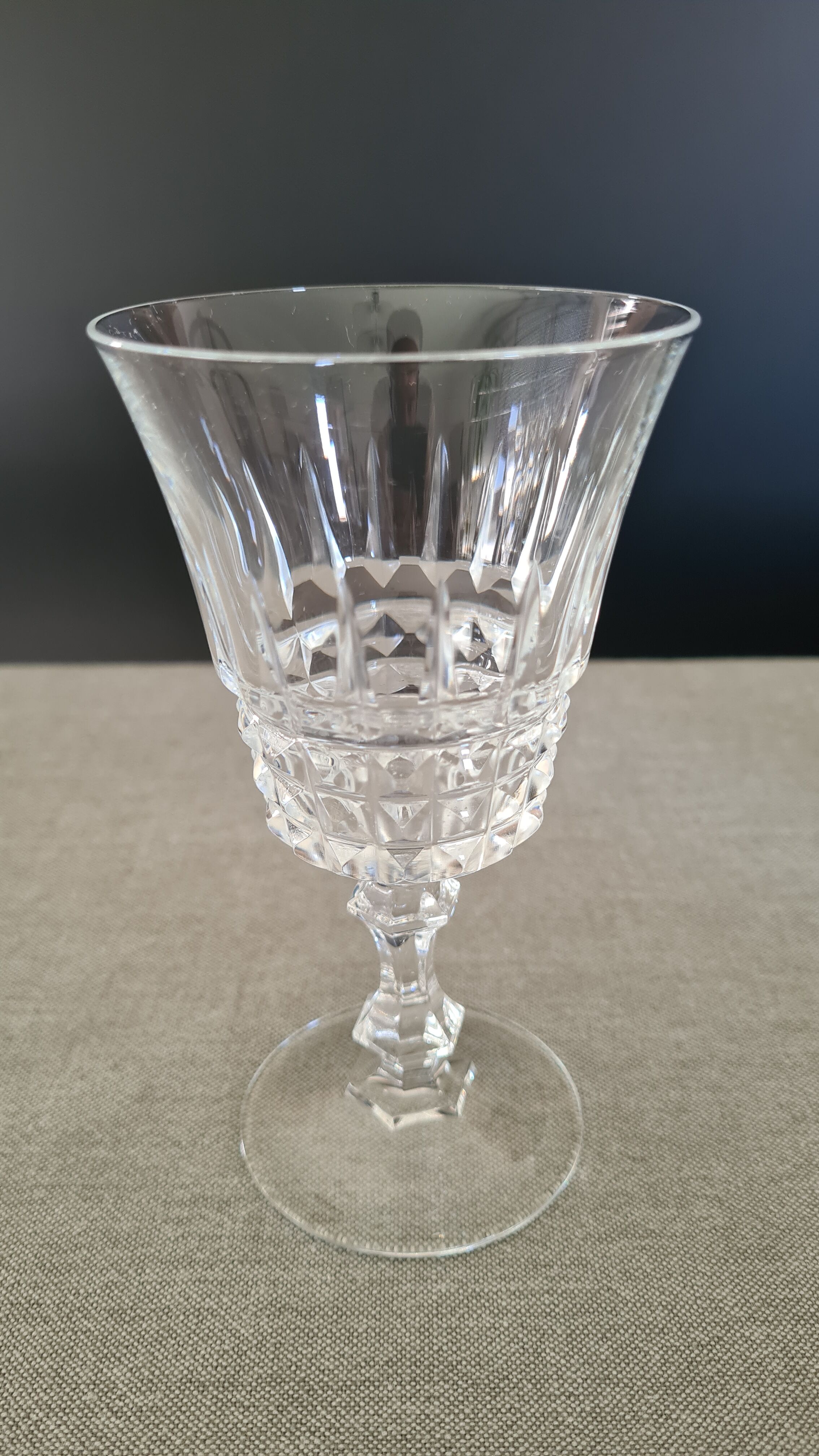 Crystal wine glasses from Arques Tuileries Villandry