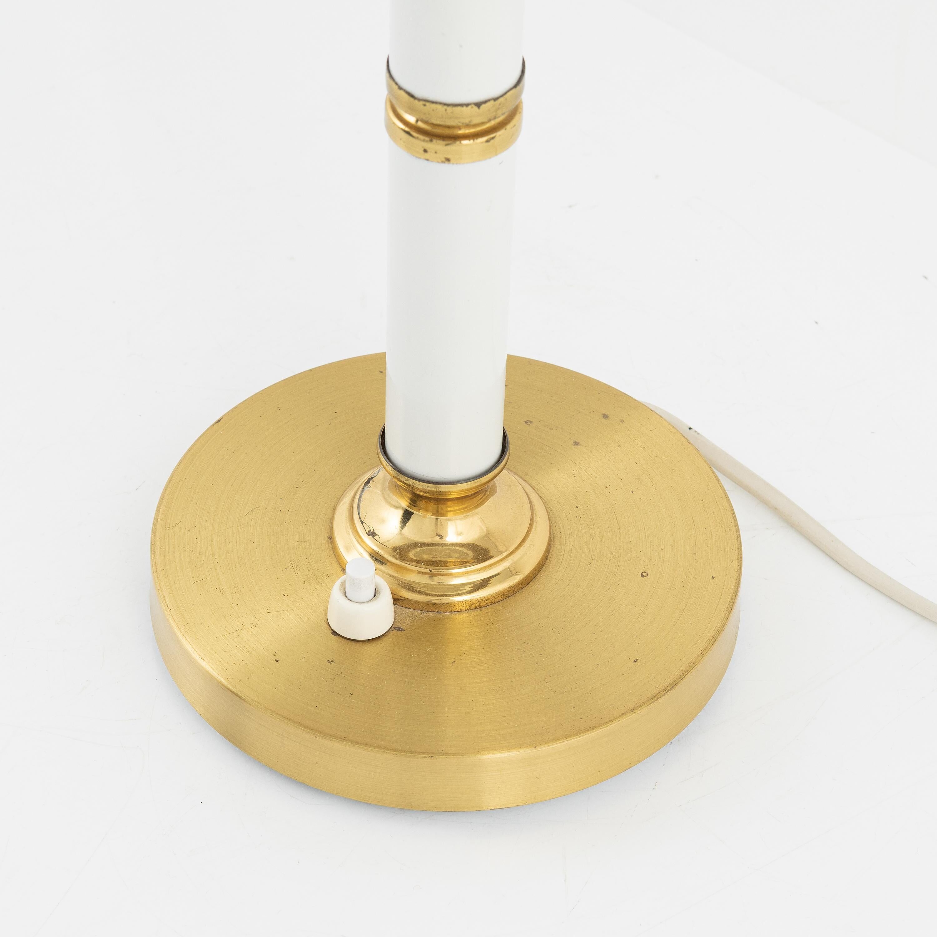 Lampe de bureau Borens modèle 8423 en laque blanche, Suède, 1970