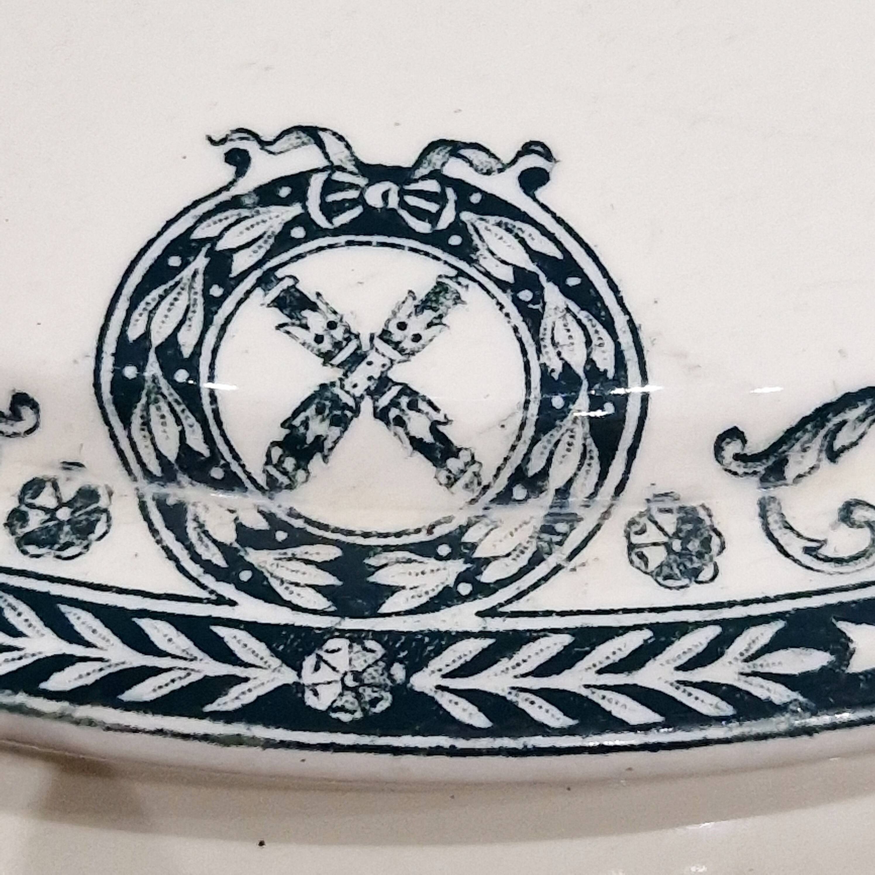 Petite soupière rare terre de fer ancienne salins rigal ameline motif cambaceres décor bleu abeilles