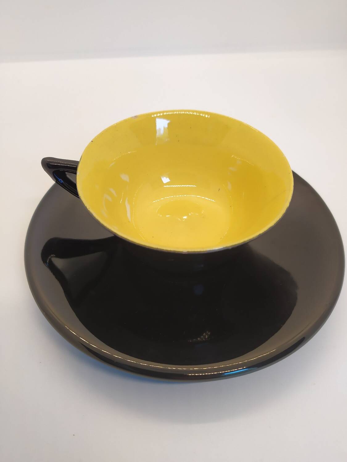Set of 7 cups and saucers from the 50s.