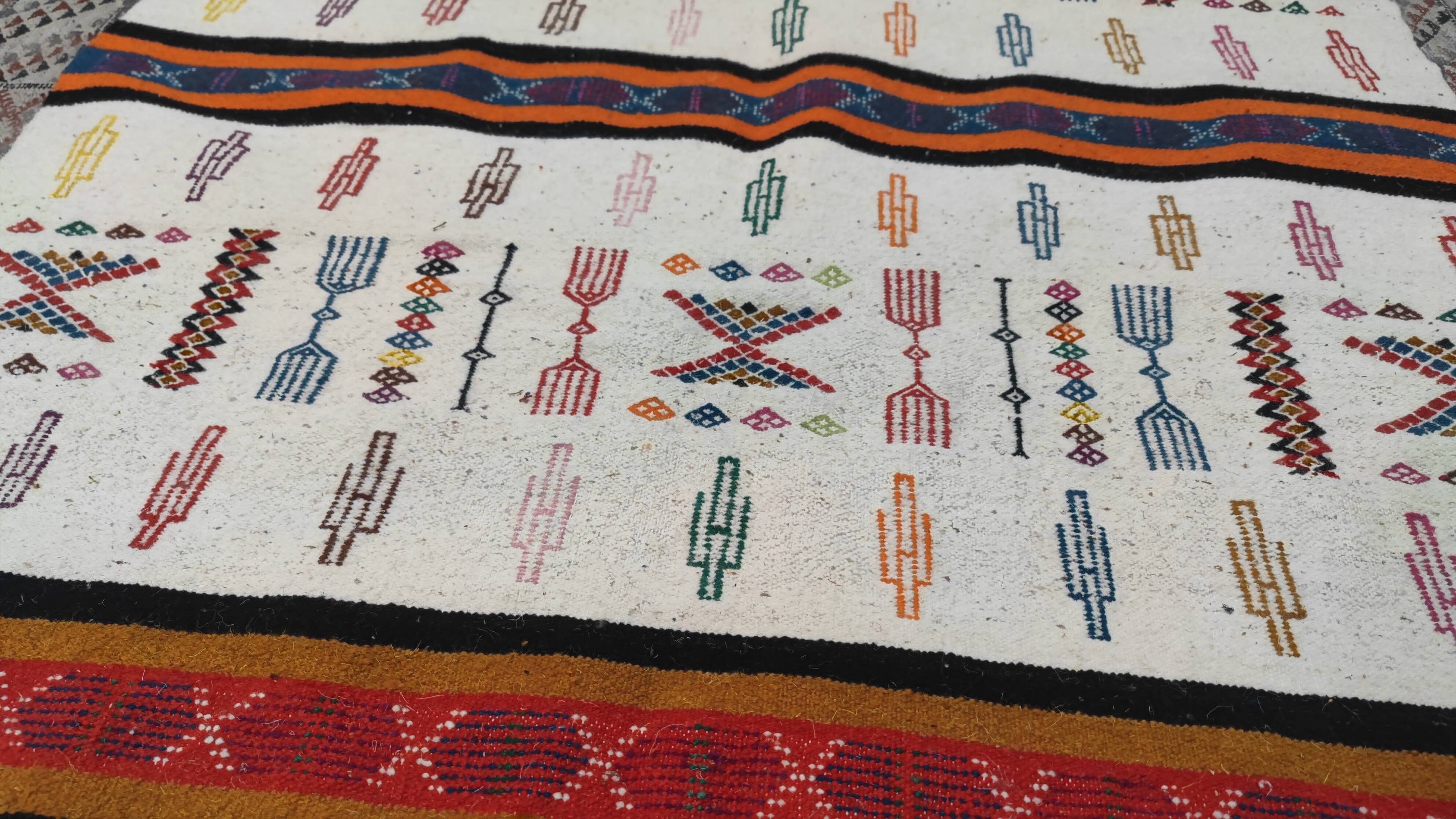 Handmade Berber rug in natural wool