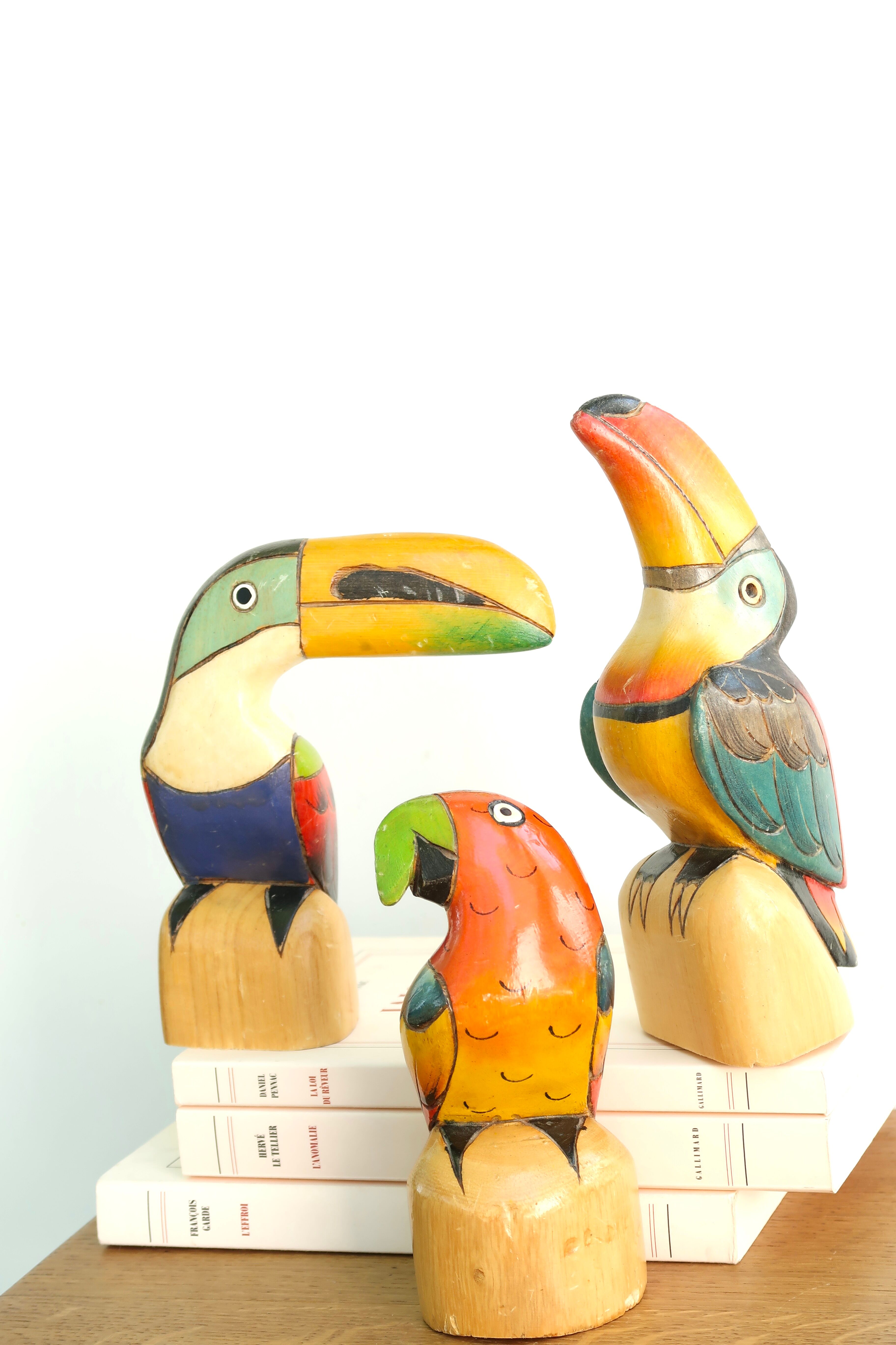 Set de 3 toucans et perroquet en bois, années 80