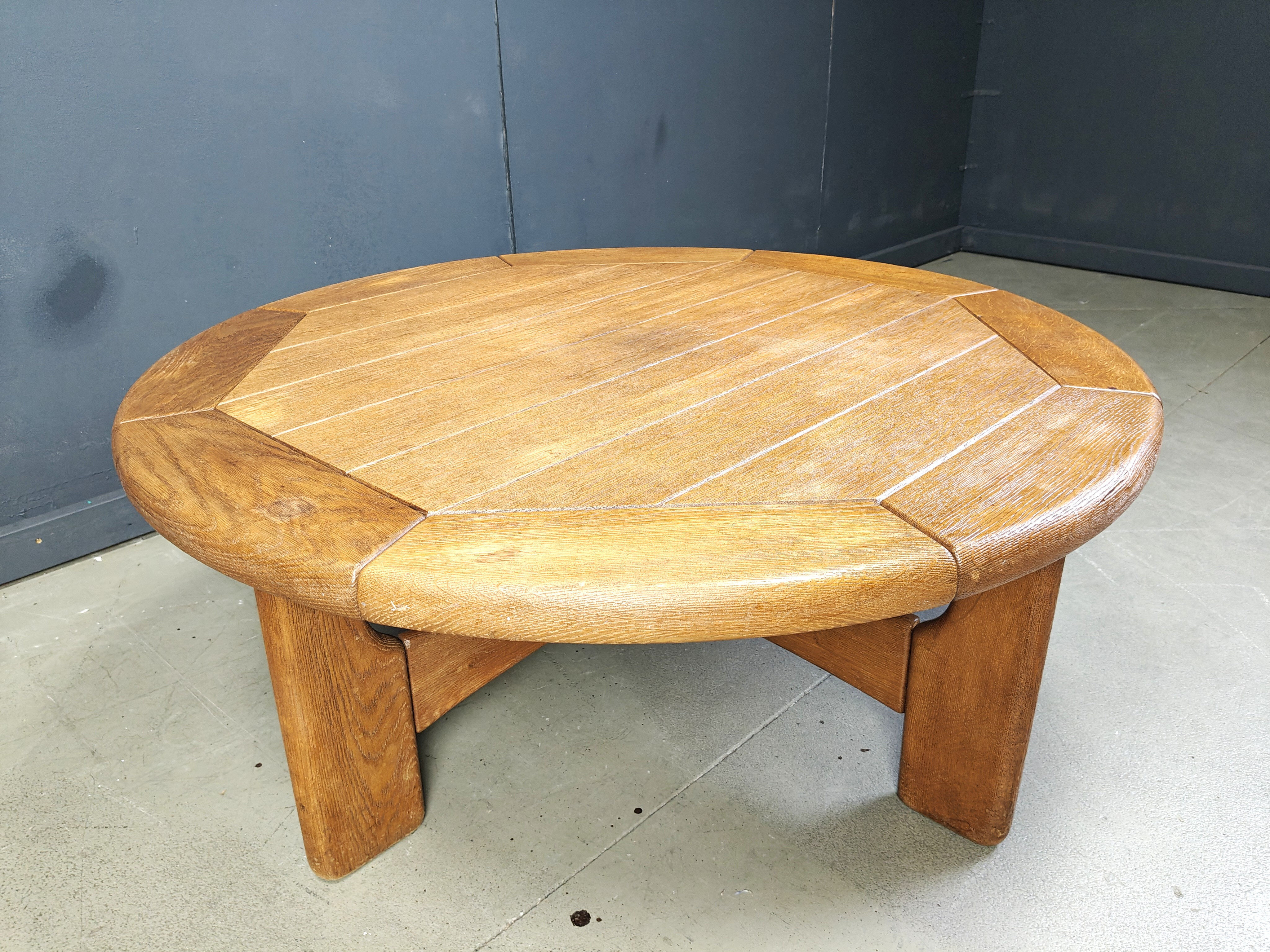 Table basse ronde en chêne danois, années 1960