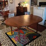 Drop-leaf table with extensions