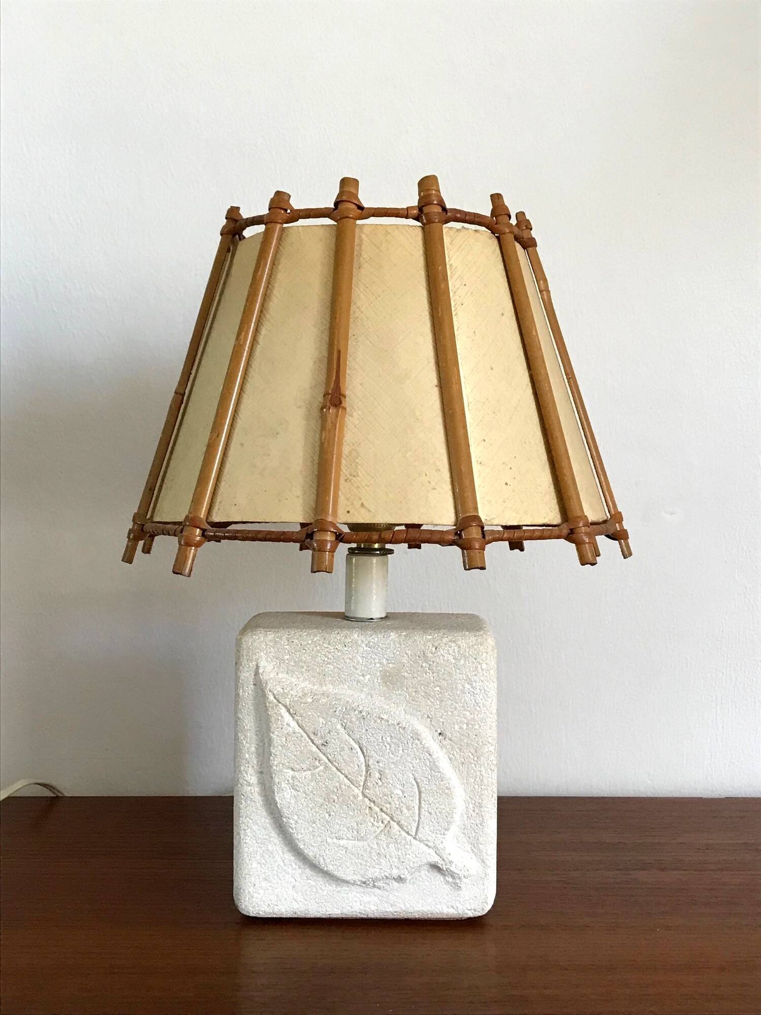Vintage stone lamp from the Gard from the 70s