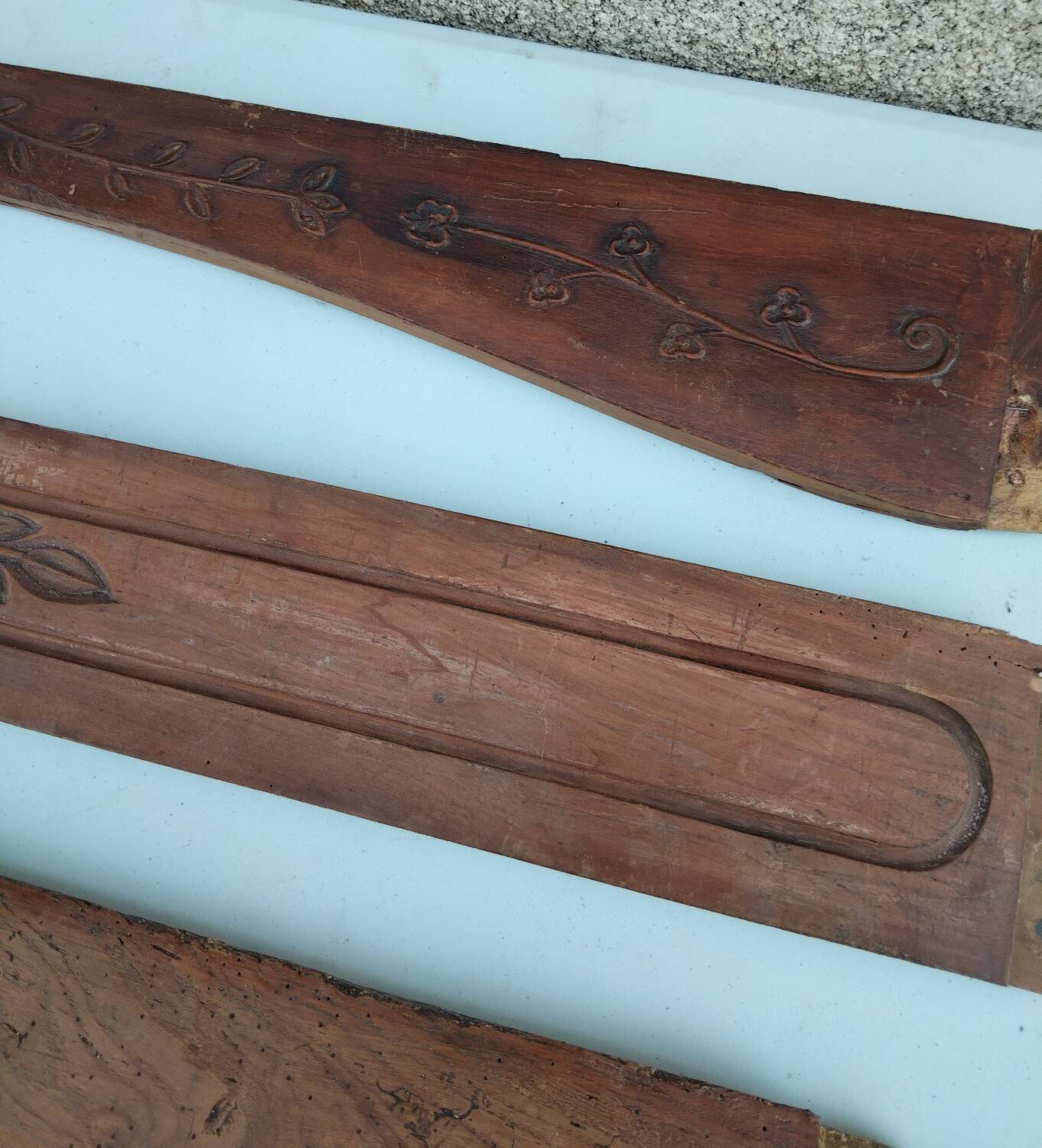 Set of 6 antique carved wooden pediments – floral motifs – woodwork
