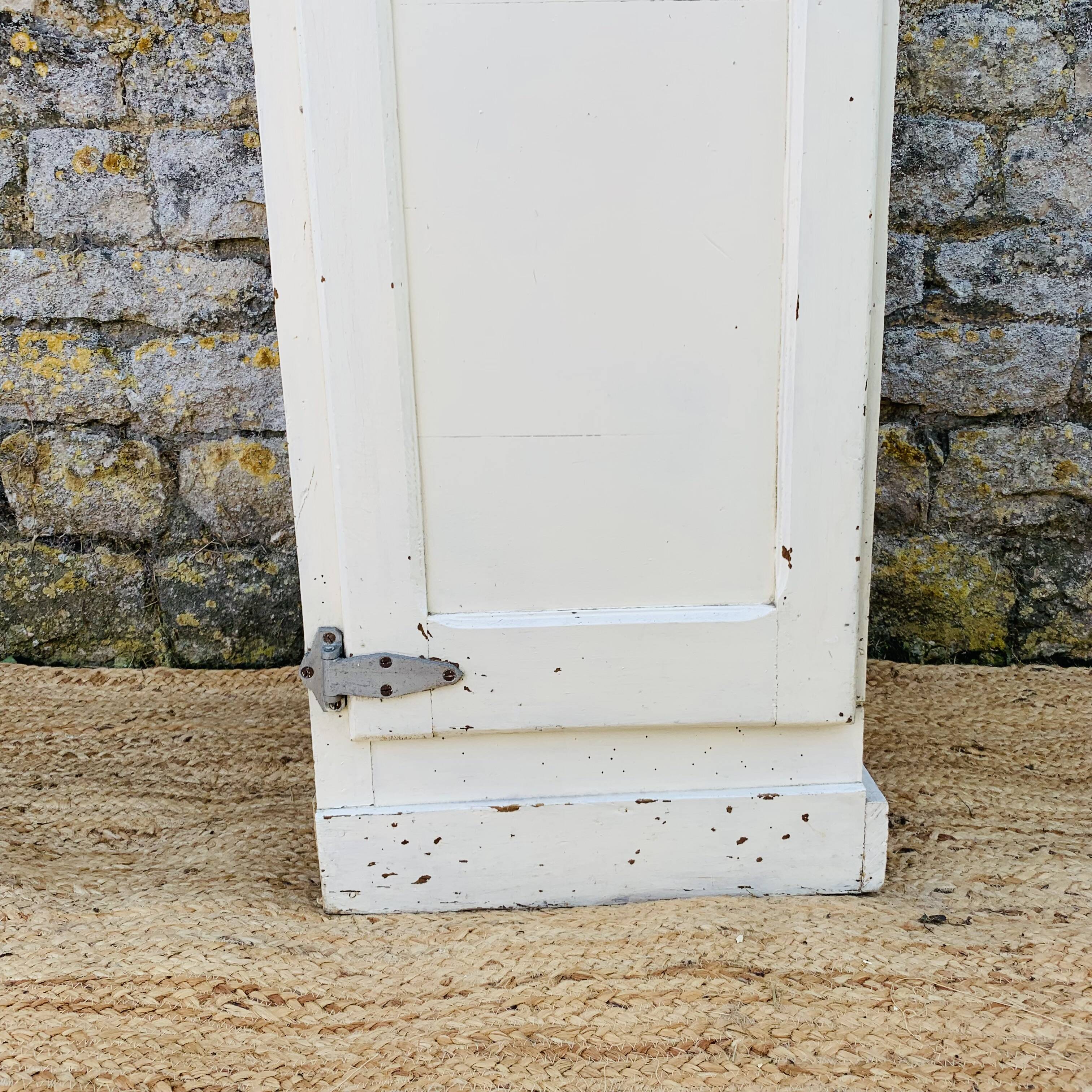 White cabinet - 1 door