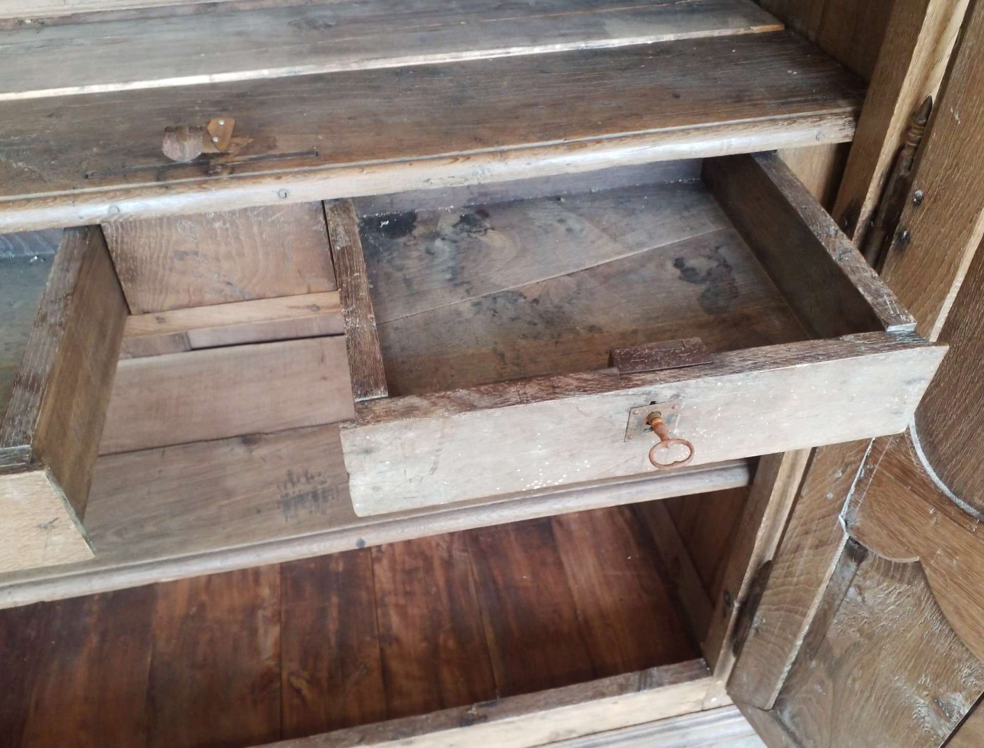 Armoire en chêne