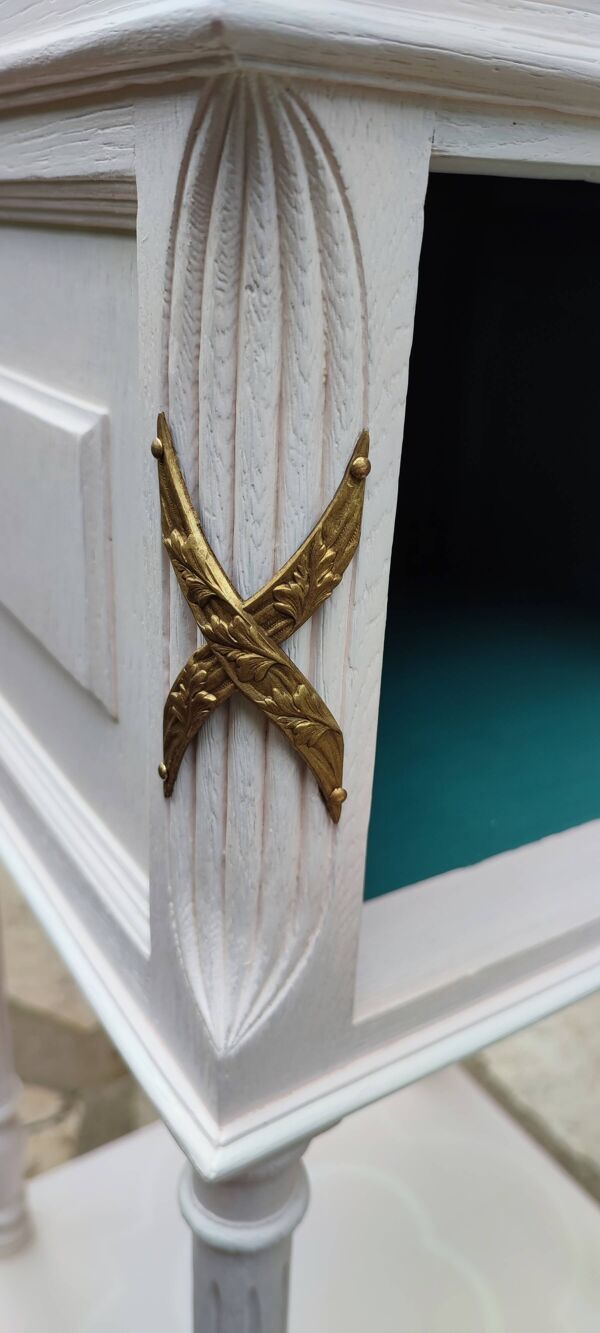 Chevet style Louis XVI