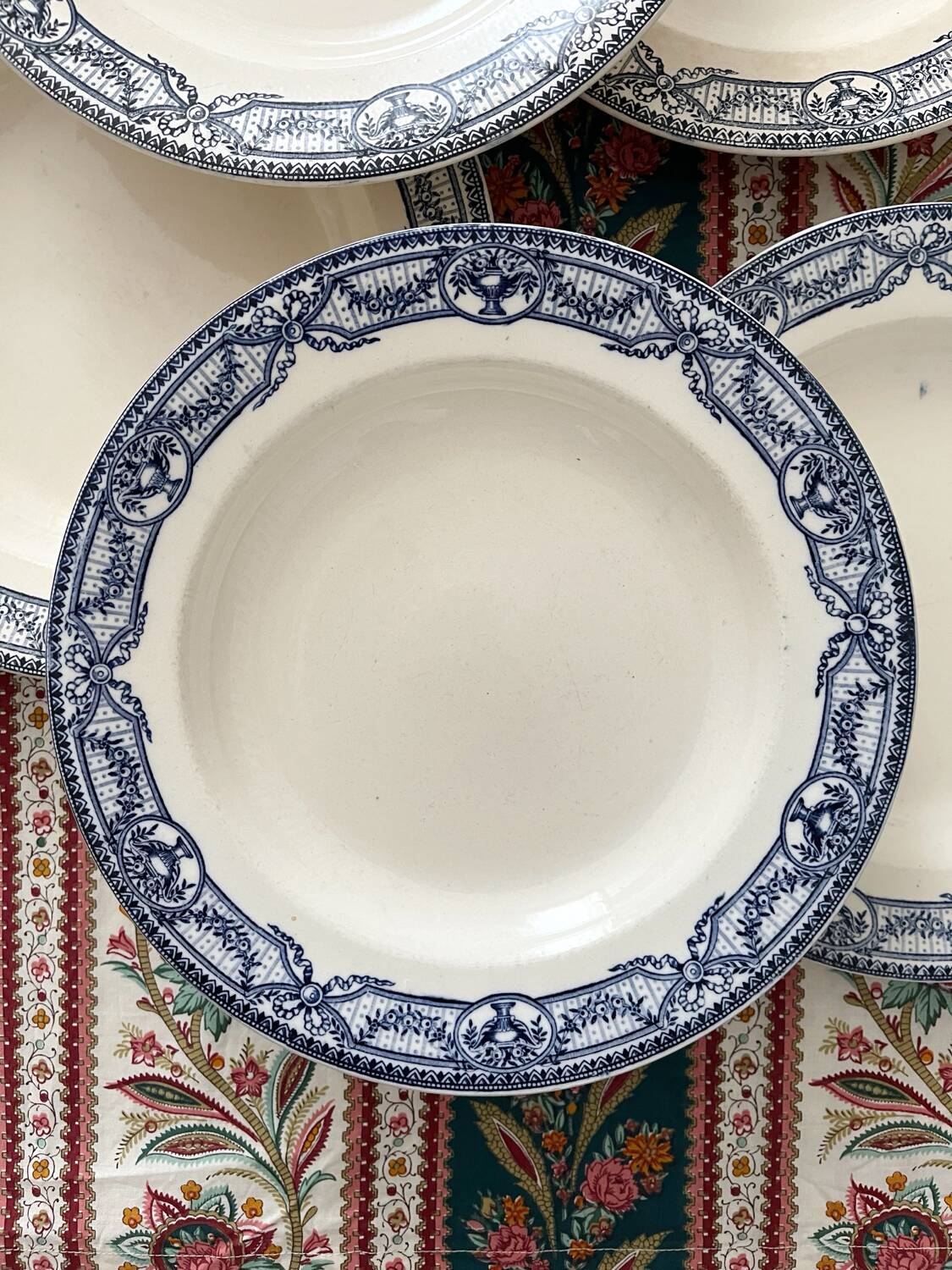 5 deep plates made of ironstone "Directoire" Salins