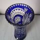 Vase cristal taillé bleu