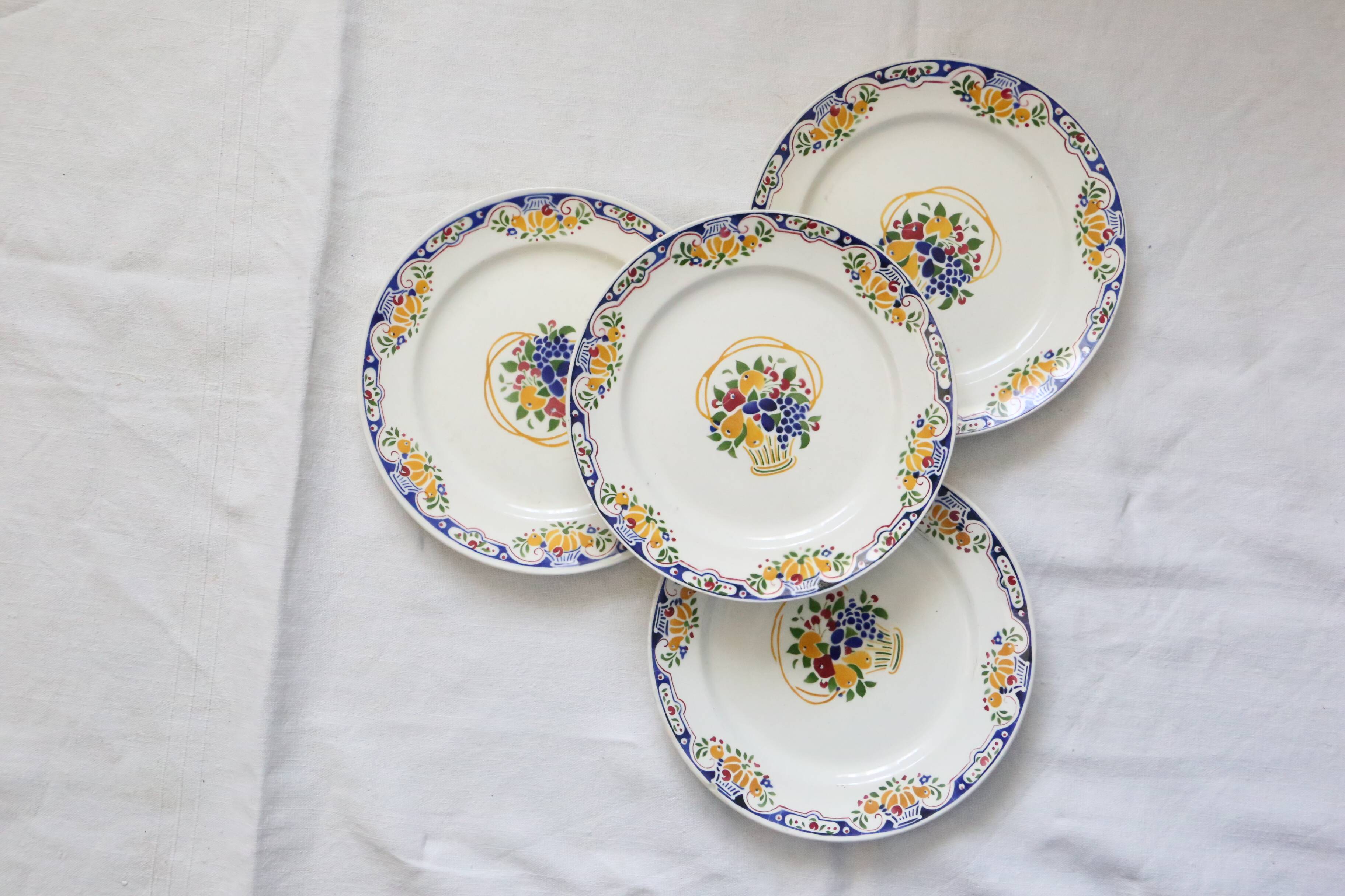 Set of 4 Boch dessert plates, Fructidor service, vintage