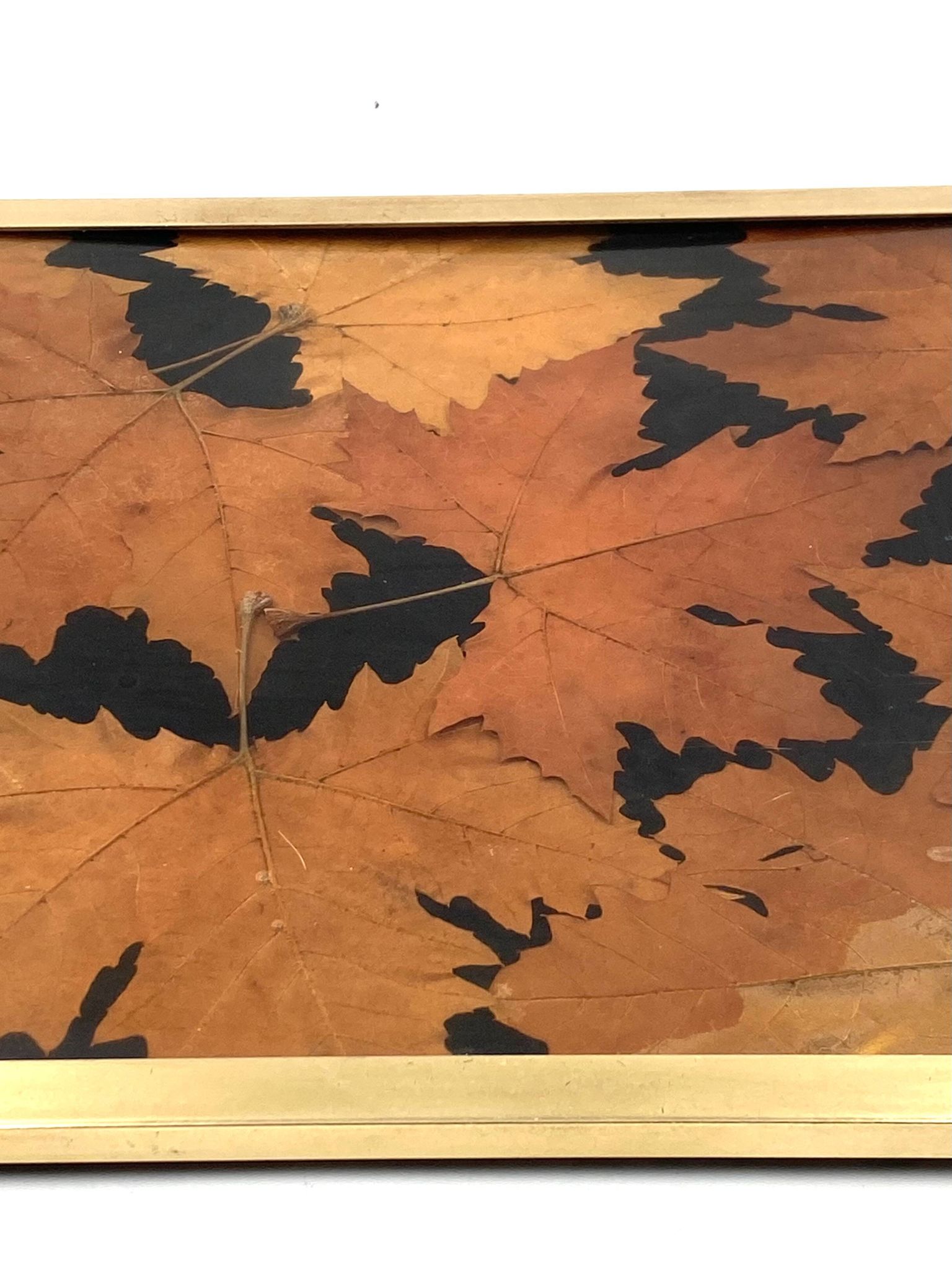 Hollywood regency brass and leaves resin tray, Montagnani Firenze Italy 1970s