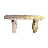 Old solid wood workbench with vice – Authenticity & workshop charm