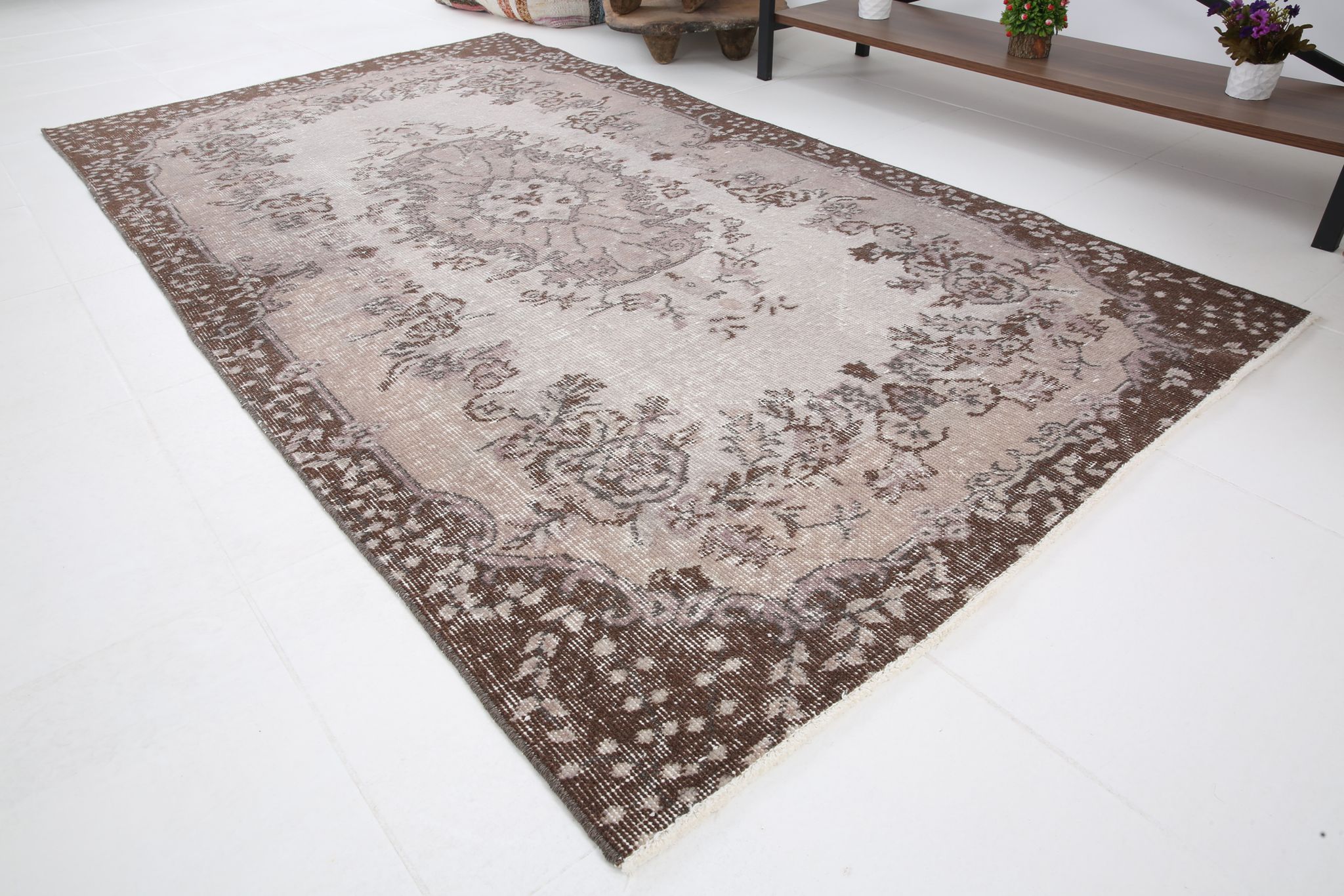 Brown floral turkish area rug, 208x115cm