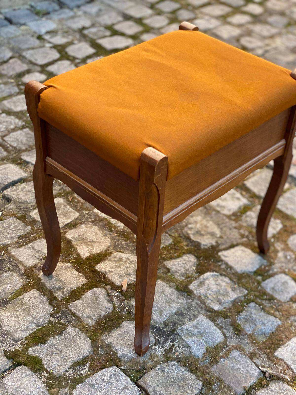 Louis XV piano stool in solid oak wood and orange fabric