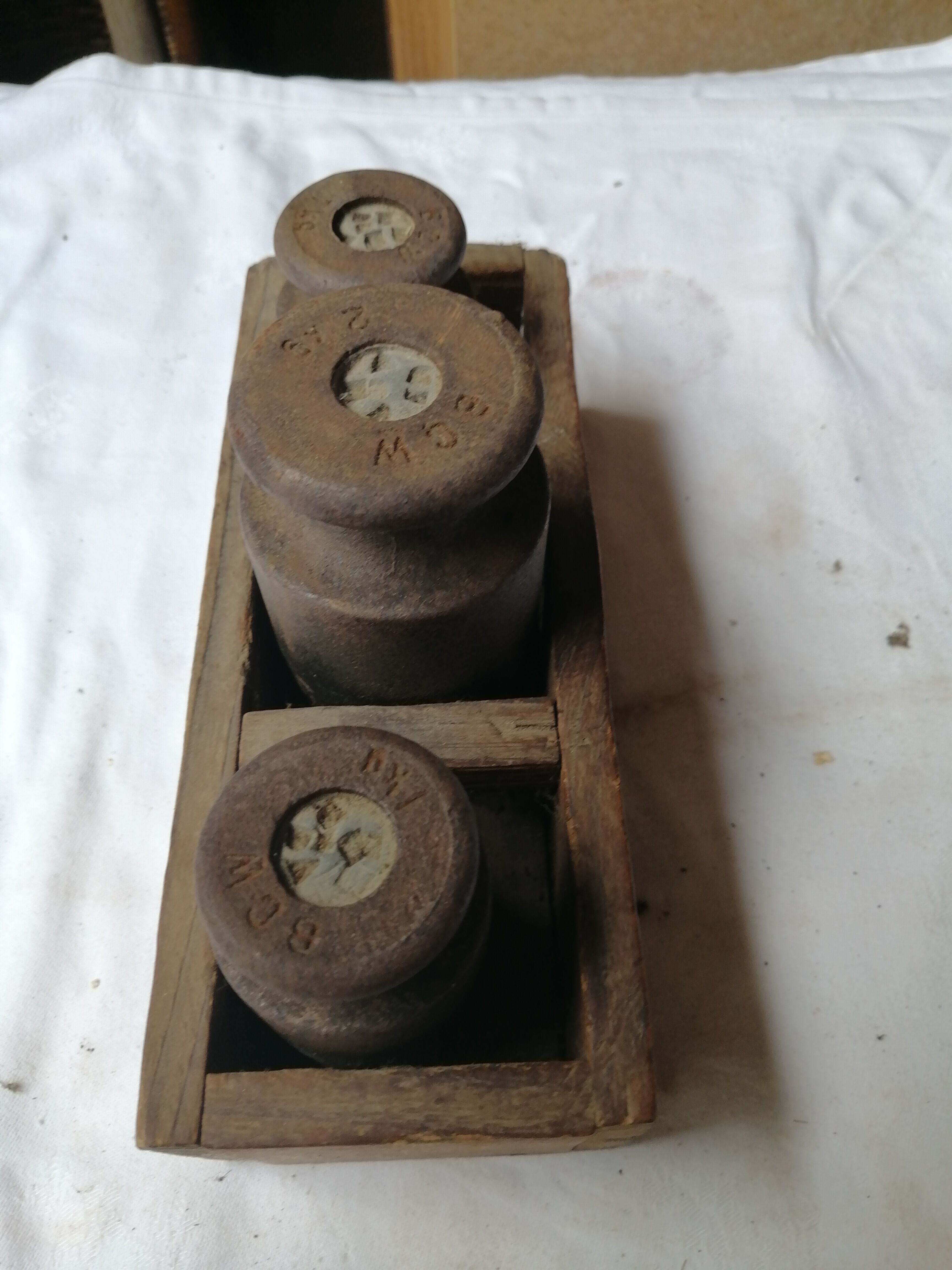 1 bcw cast iron scale weight box