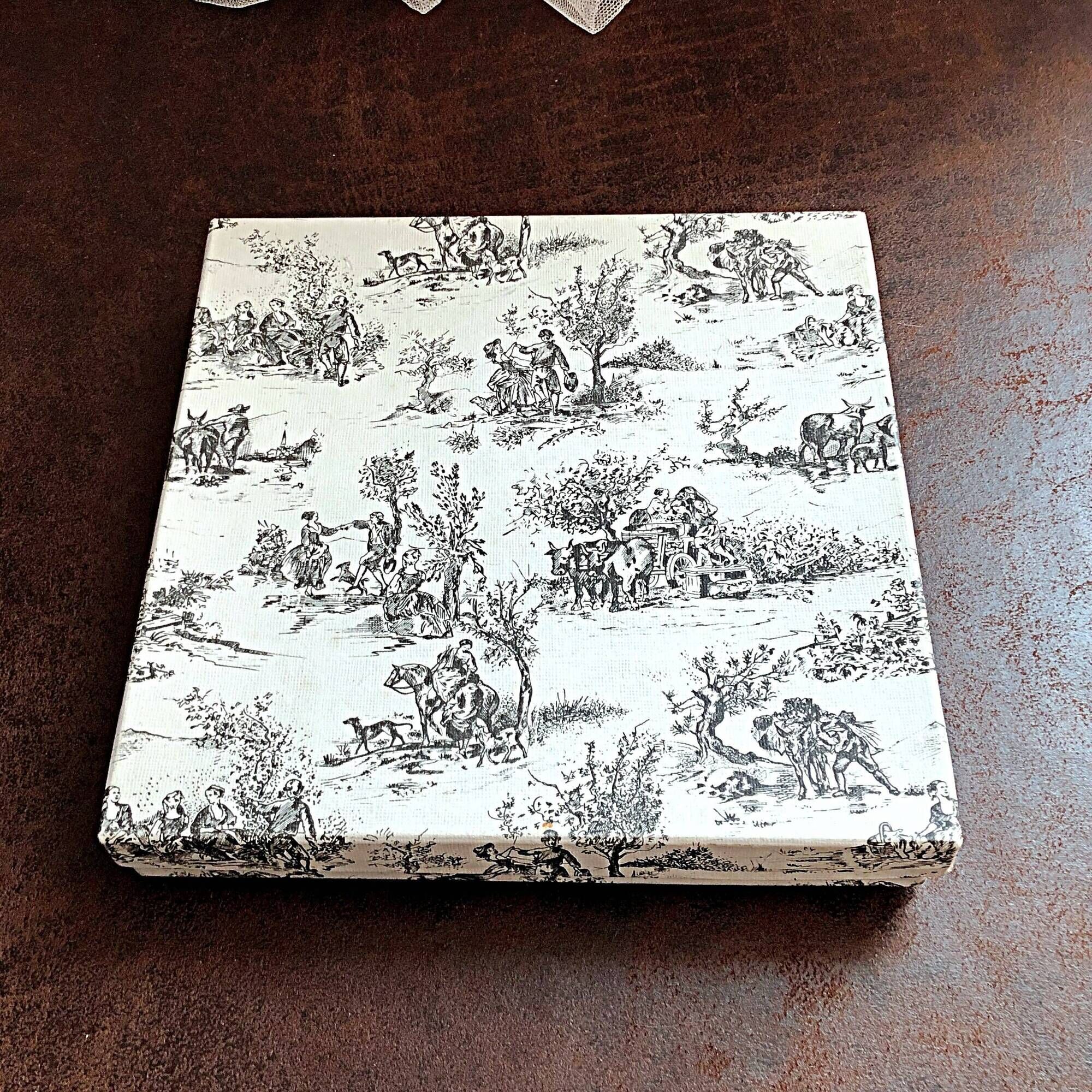 Box of 4 individual silver ashtrays in fine silver France
