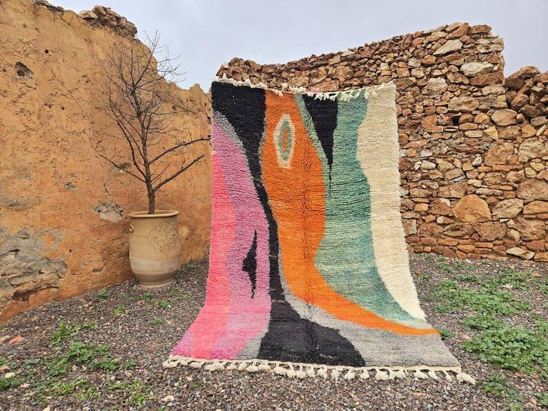 Beni Ouraine handwoven rug, traditional style, size 150 x 250 cm