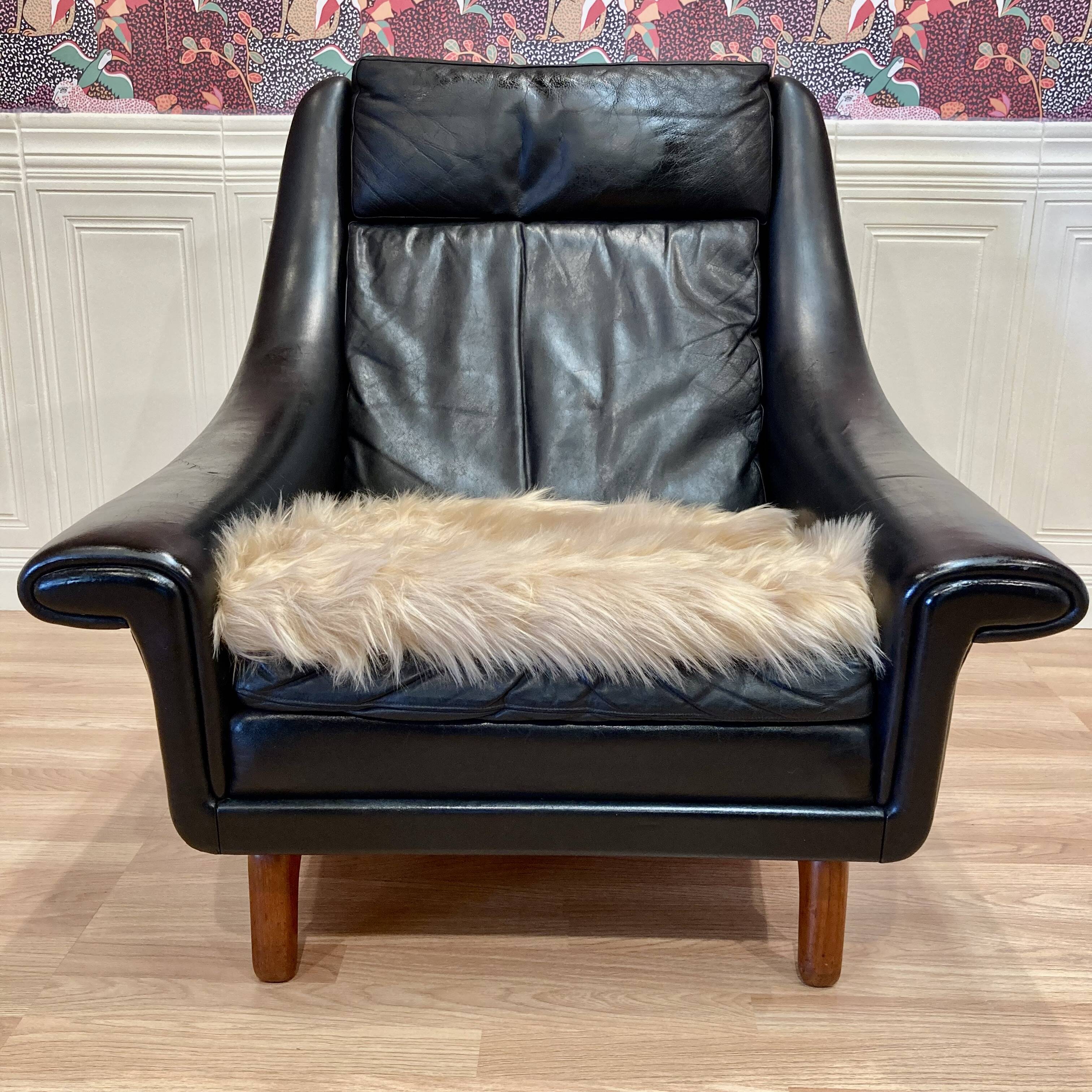 Fauteuil design scandinave Aage Christiansen cuir noir 1950.