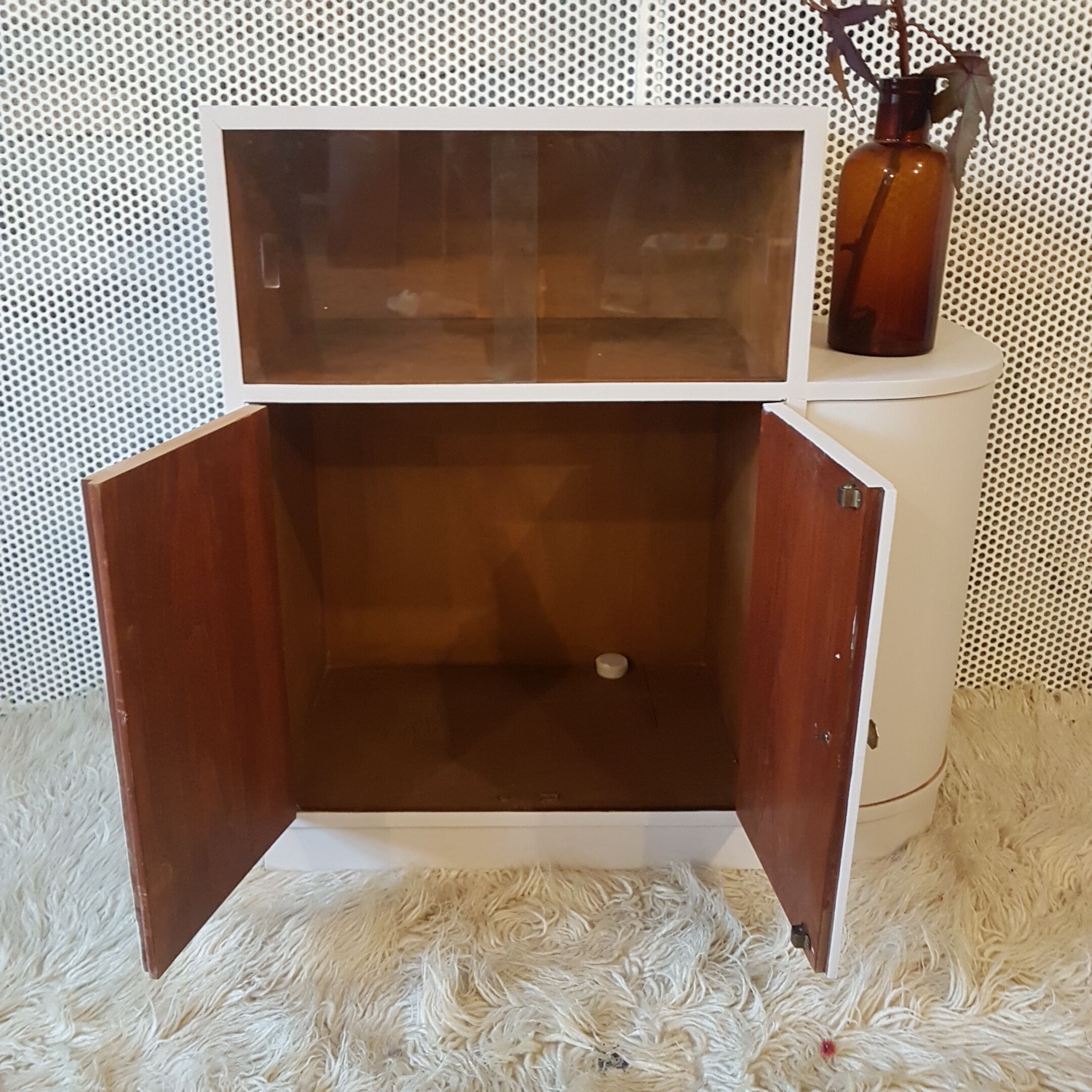 Rounded cabinet vintage beige