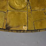 Table basse ornée d'une mosaïque à la feuille d'or 18 carats