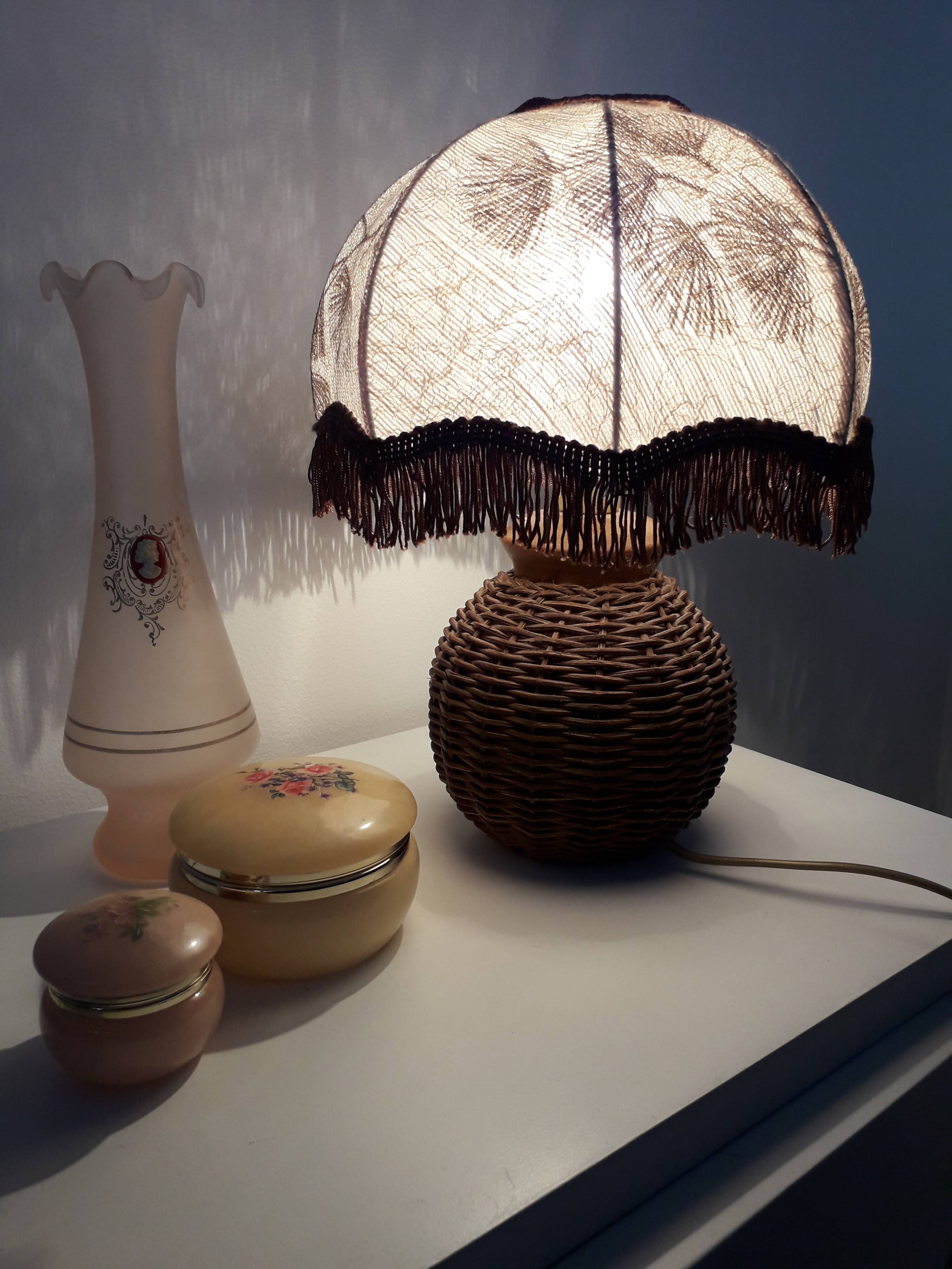 Wicker lamp