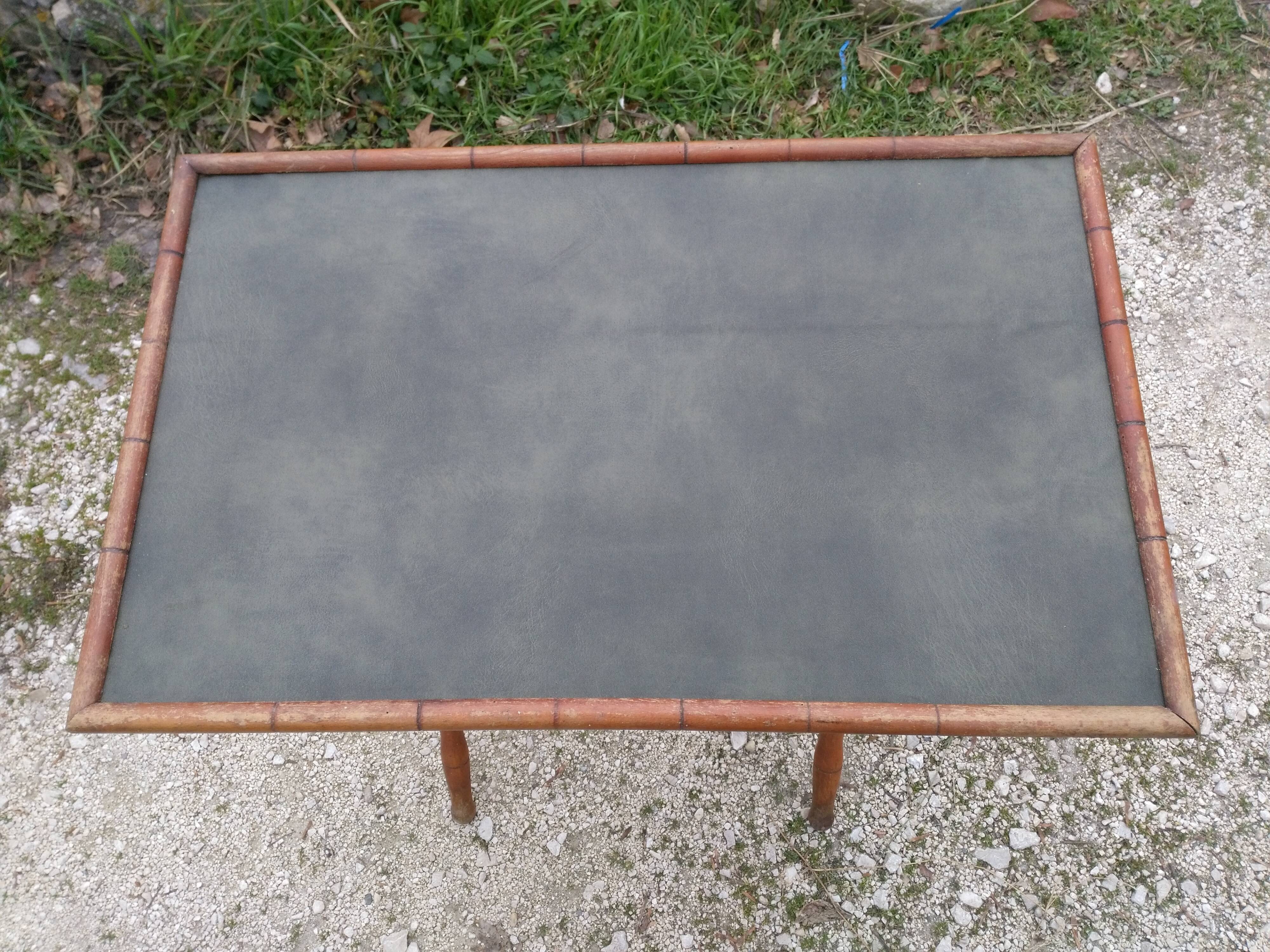 Colonial folding table