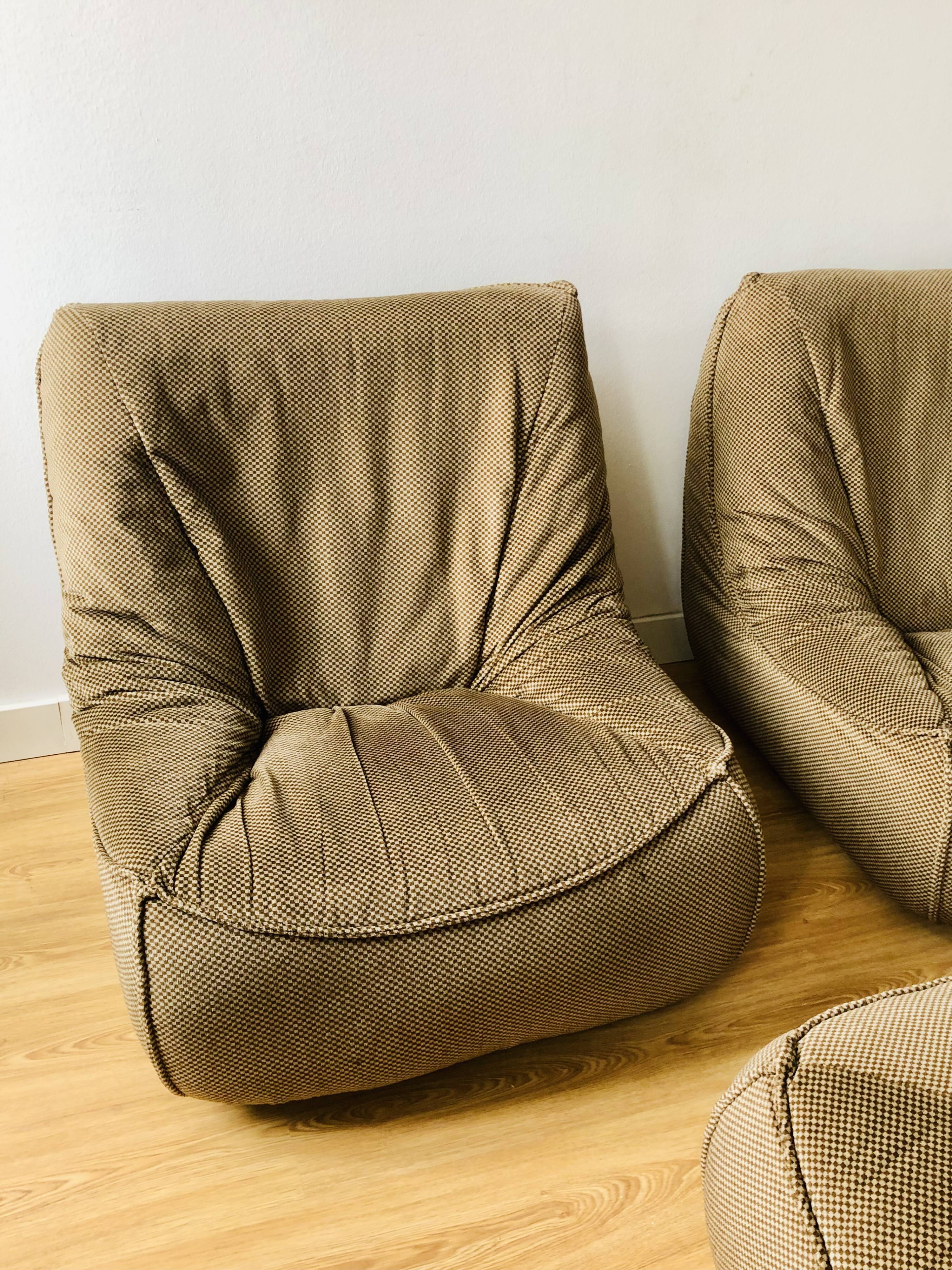 Atelier Dunlopillo vintage 2 drivers and 1 pouf