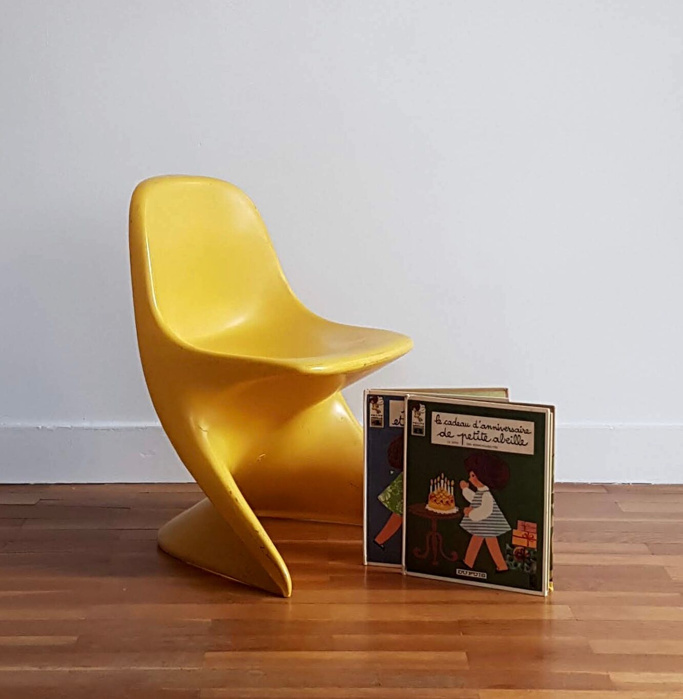Yellow child chair Casalino 1 Alexander Begge for Casala